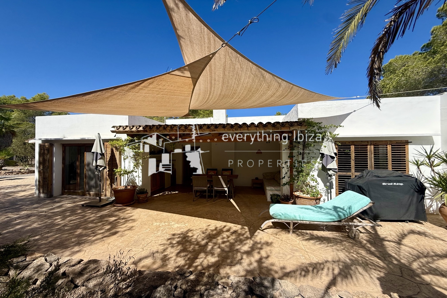 Mediterranean Style Villa on a Large Country Plot Oozing Charm and Character in Ibiza