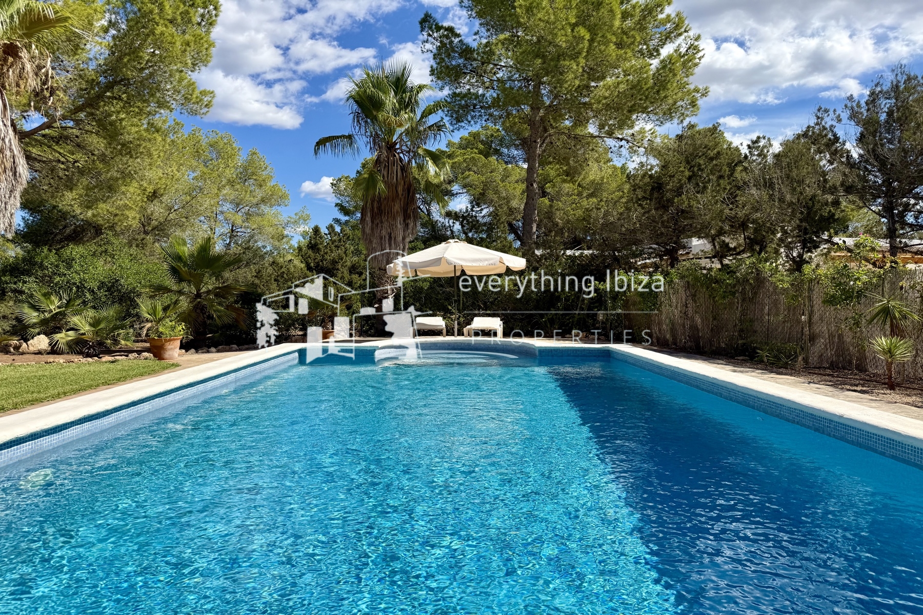 Mediterranean Style Villa on a Large Country Plot Oozing Charm and Character in Ibiza