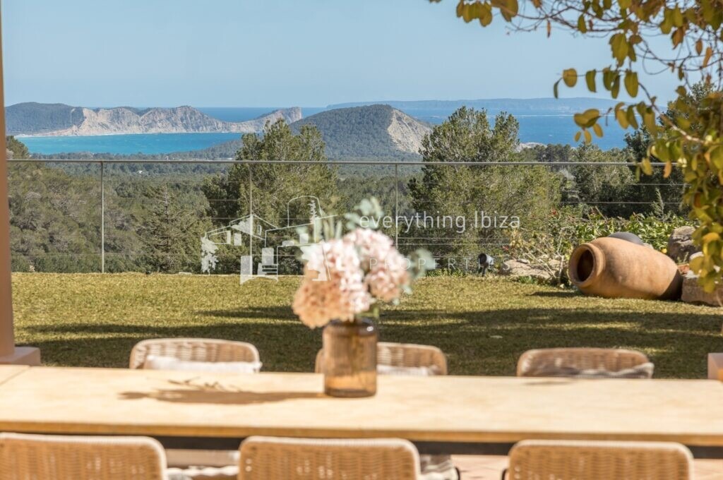 SOLD STC – Exquisite Villa with Superb Panoramic Views in Sublime Peaceful Surroundings in Es Cubells — Villa