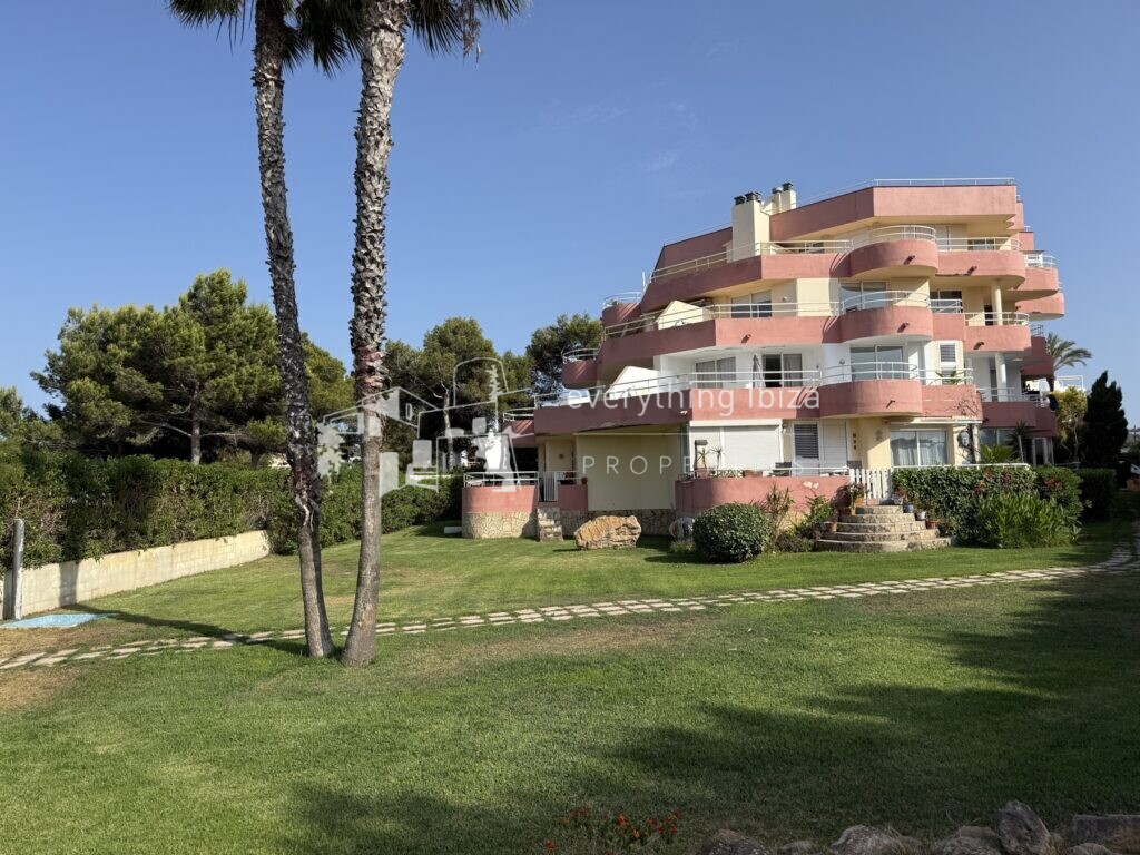 SOLD STC – Beautiful Modern Apartment Close to the Coastline with Stunning Sea, Sunset & Bay Views in San Agusti de Vedra — Apartment