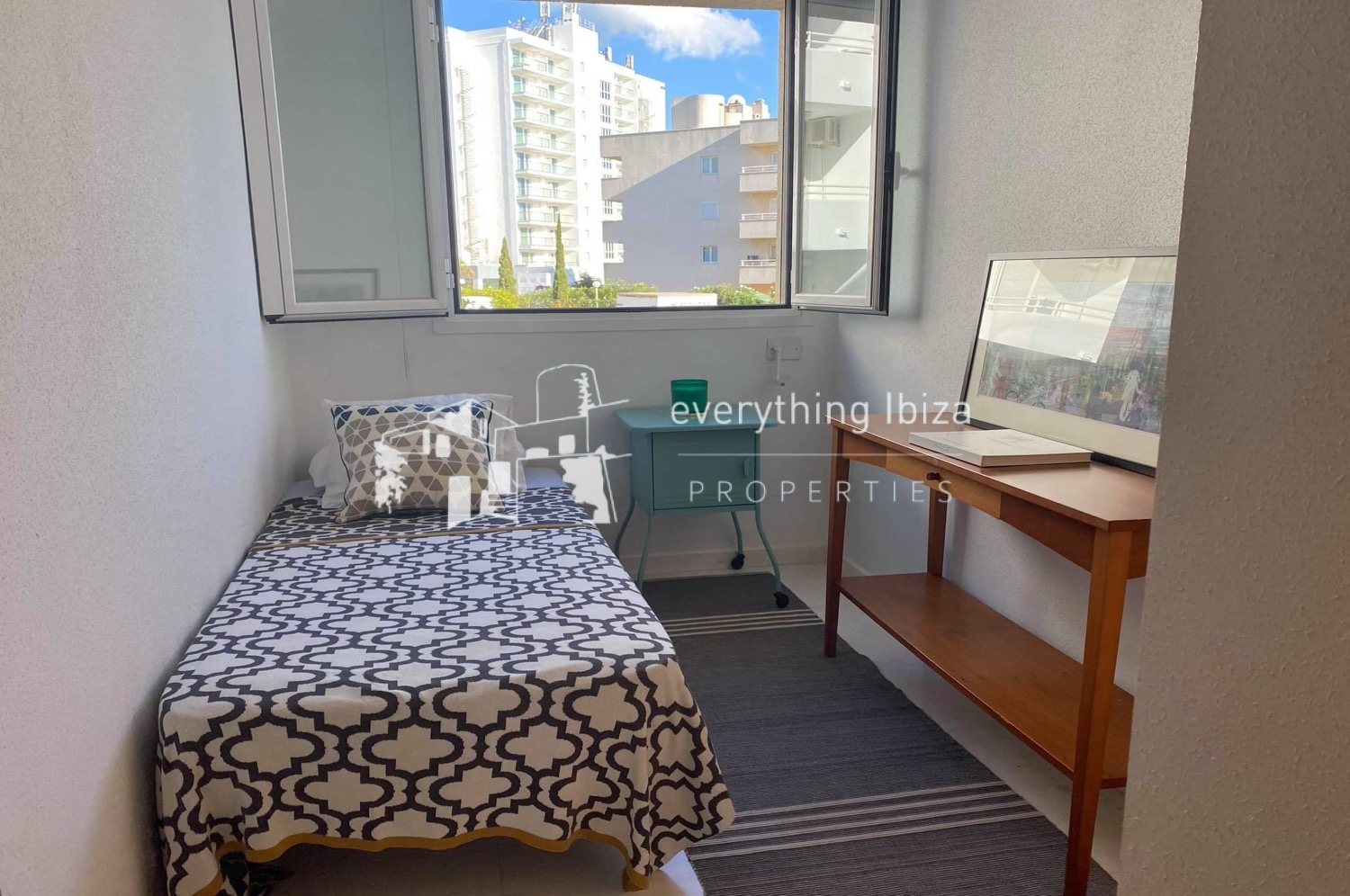 Chic Cosmopolitan 4 Bedroomed Frontline Apartment with Amazing Sea and Sunset Views in Ibiza