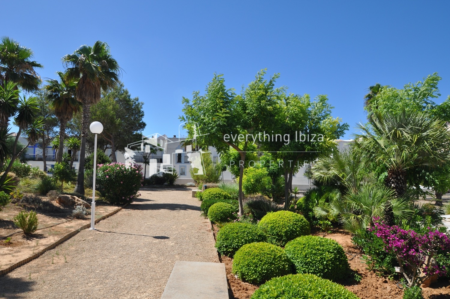 Chic Cosmopolitan 4 Bedroomed Frontline Apartment with Amazing Sea and Sunset Views in Ibiza