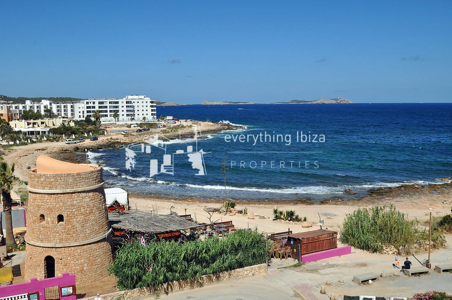 Chic Cosmopolitan 4 Bedroomed Frontline Apartment with Amazing Sea and Sunset Views in Ibiza