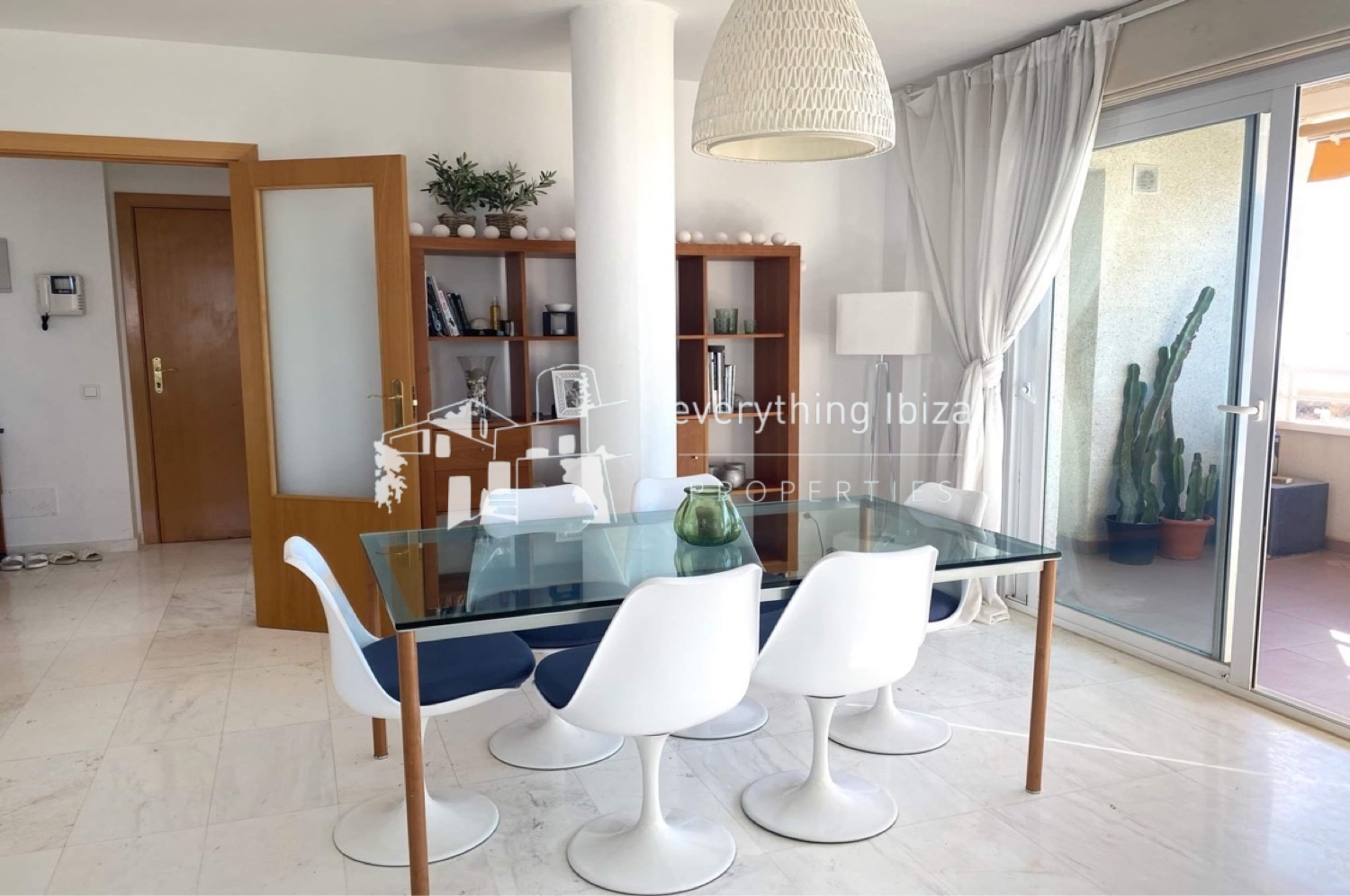 Chic Cosmopolitan 4 Bedroomed Frontline Apartment with Amazing Sea and Sunset Views in Ibiza