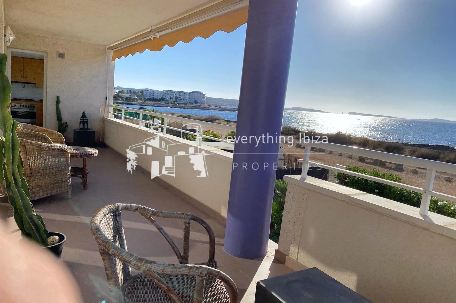 Chic Cosmopolitan 4 Bedroomed Frontline Apartment with Amazing Sea and Sunset Views in Ibiza
