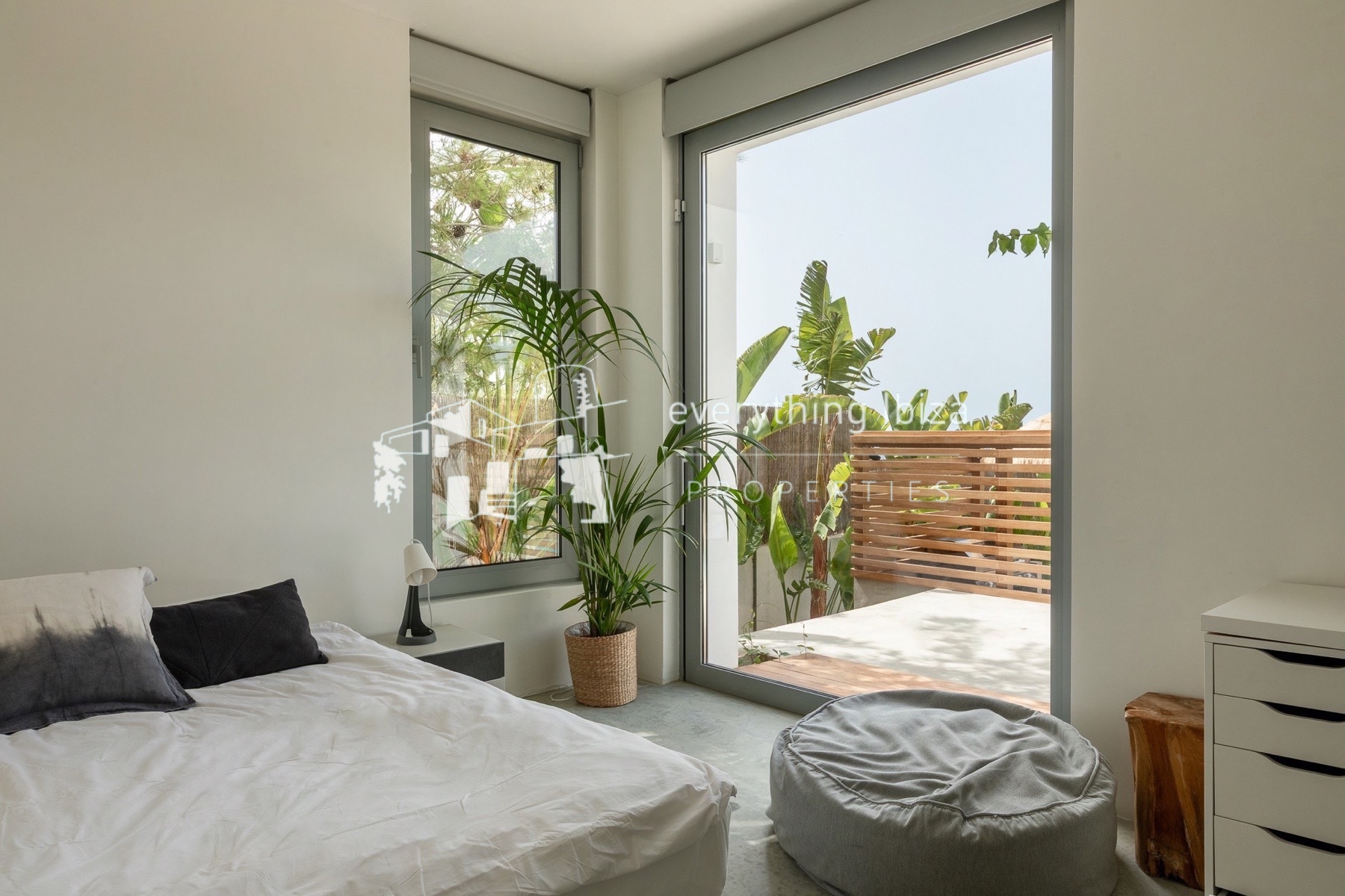 Exquisite Modern Villa Close to the Beach with Panoramic Views and Tourist License in Ibiza