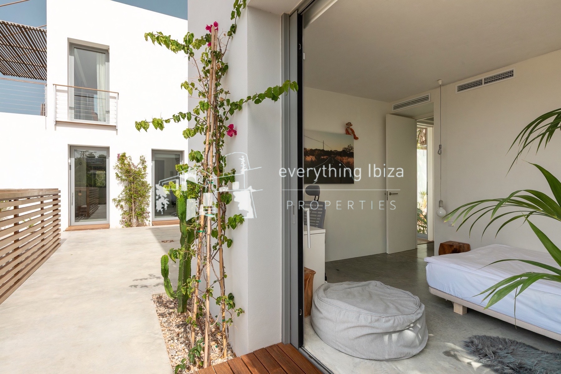Exquisite Modern Villa Close to the Beach with Panoramic Views and Tourist License in Ibiza