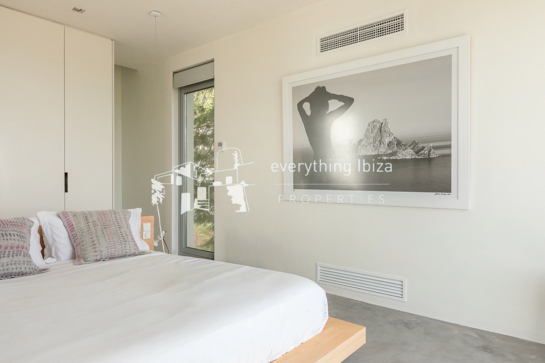 Exquisite Modern Villa Close to the Beach with Panoramic Views and Tourist License in Ibiza