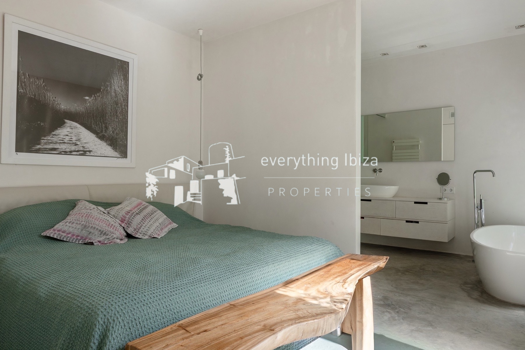 Exquisite Modern Villa Close to the Beach with Panoramic Views and Tourist License in Ibiza