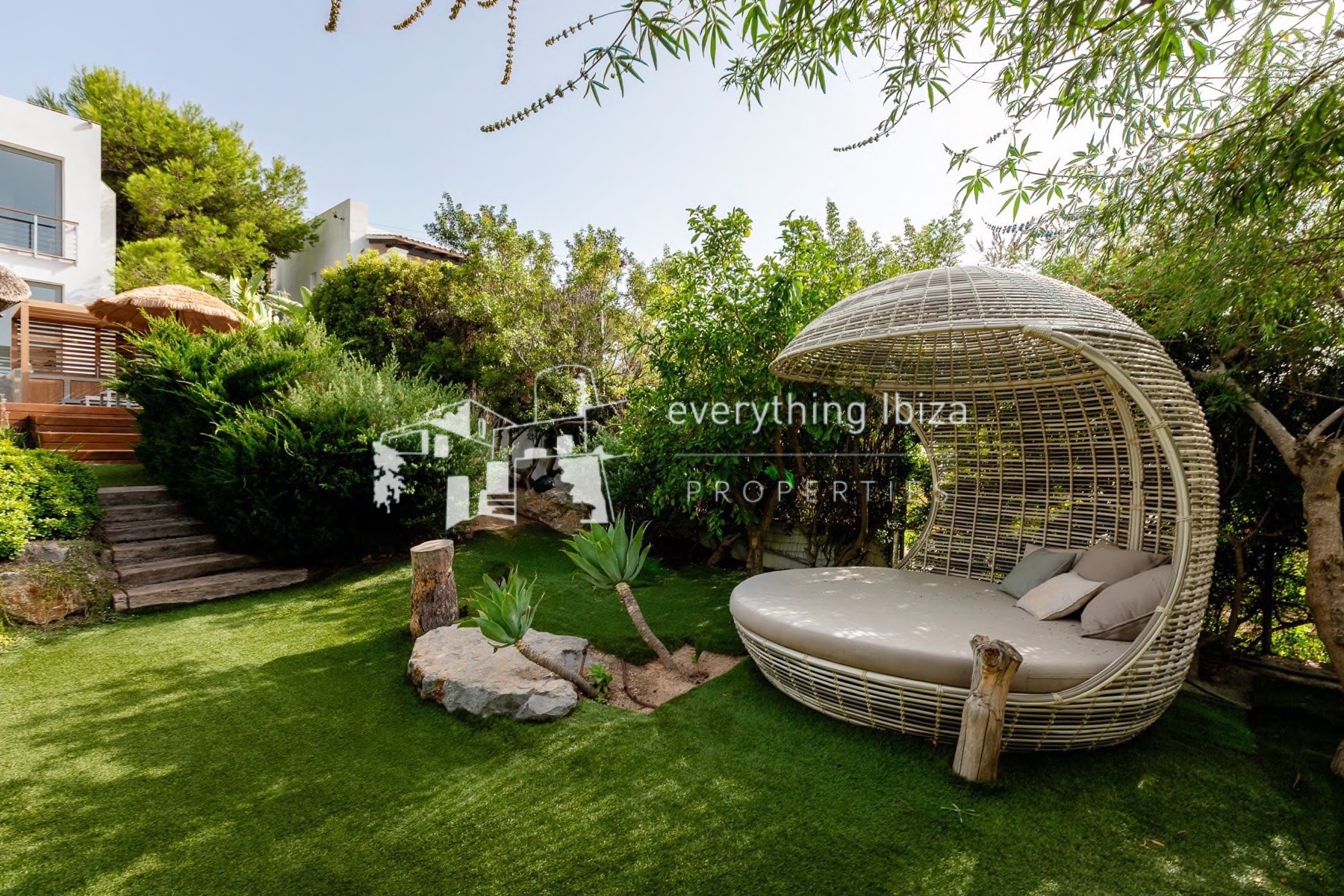 Exquisite Modern Villa Close to the Beach with Panoramic Views and Tourist License in Ibiza