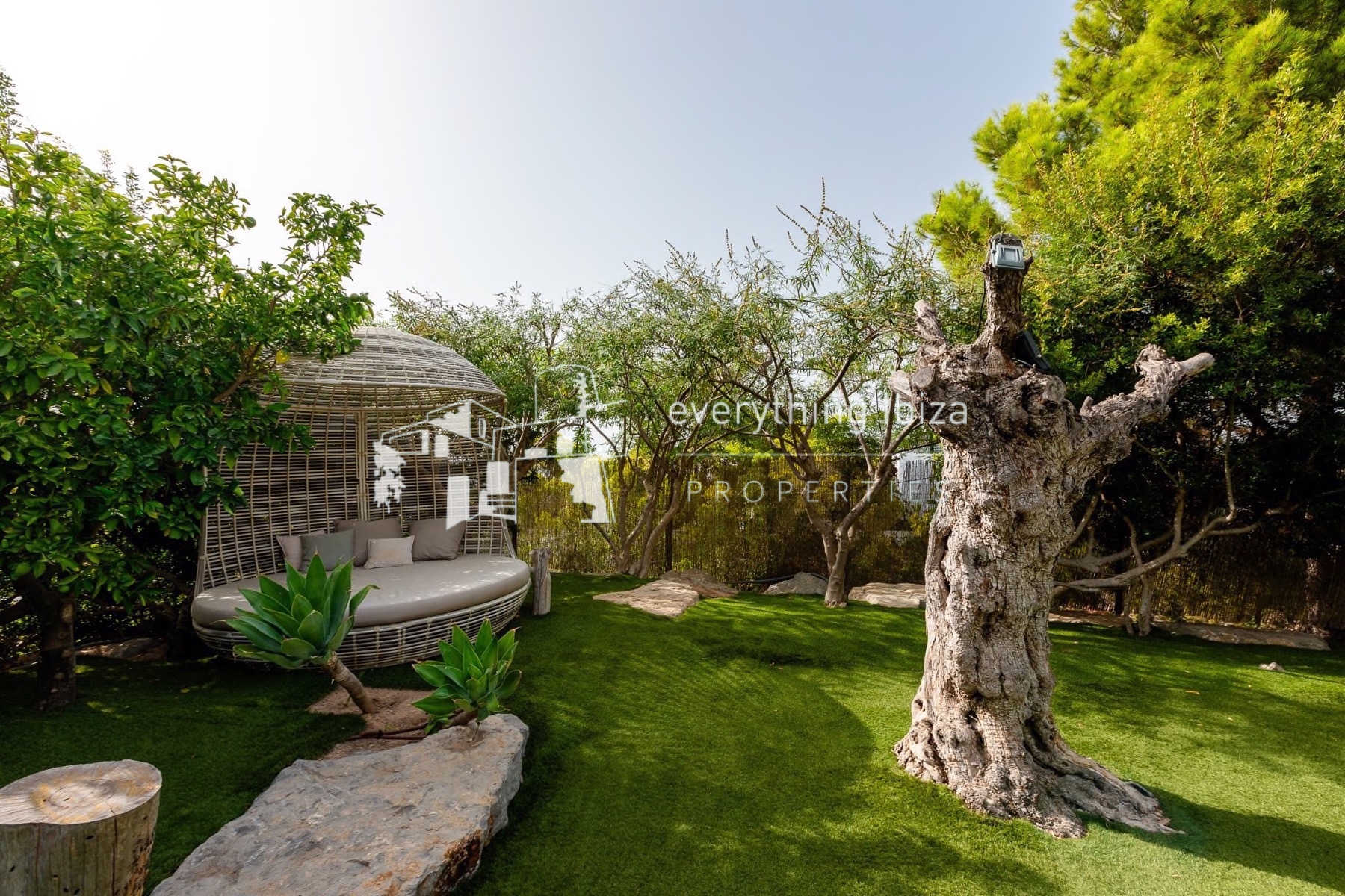 Exquisite Modern Villa Close to the Beach with Panoramic Views and Tourist License in Ibiza