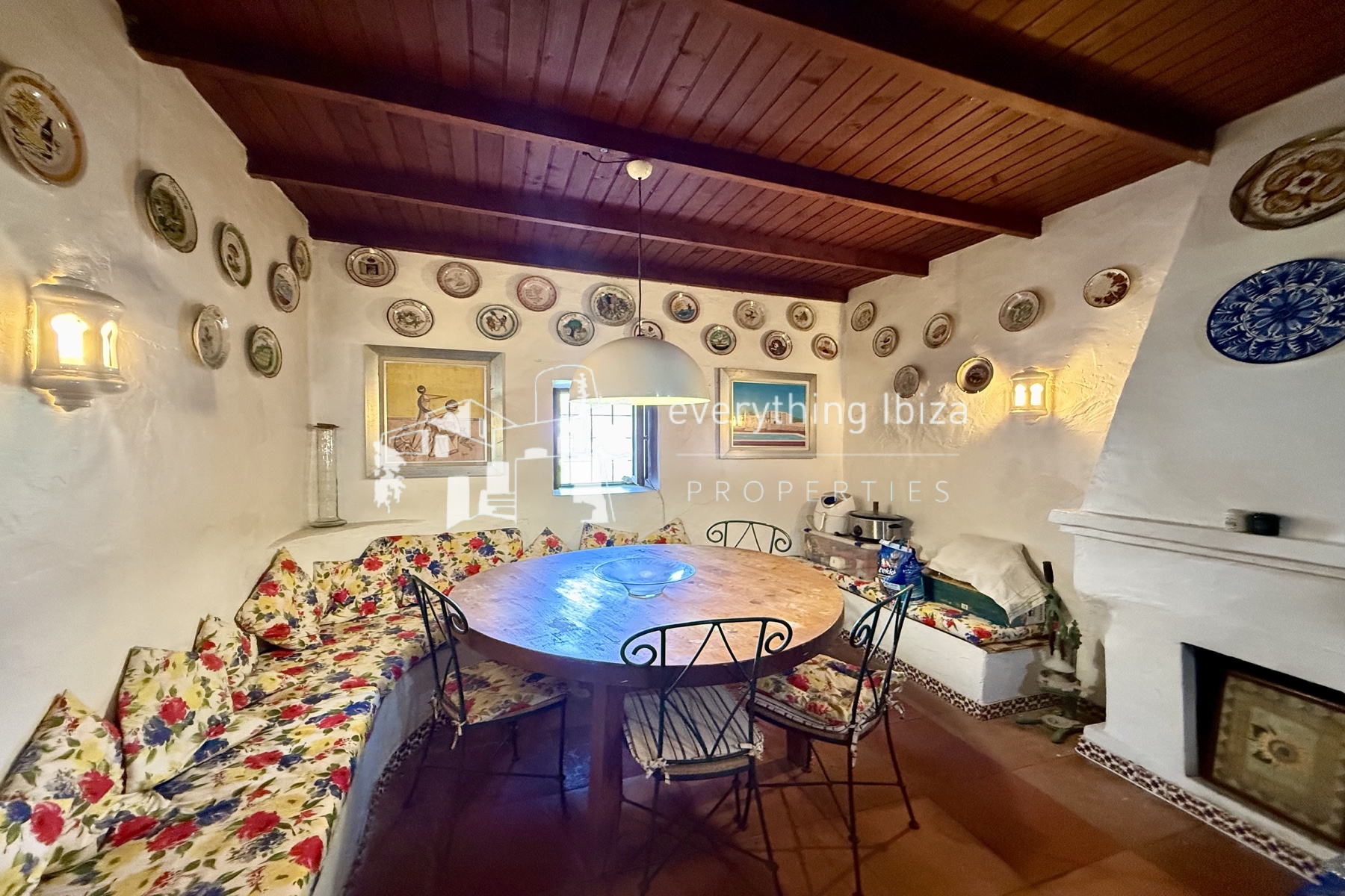 Historic Country Finca Oozing Character and Charm Set in Super San Jose Location by everything ibiza Properties - ref. 1859