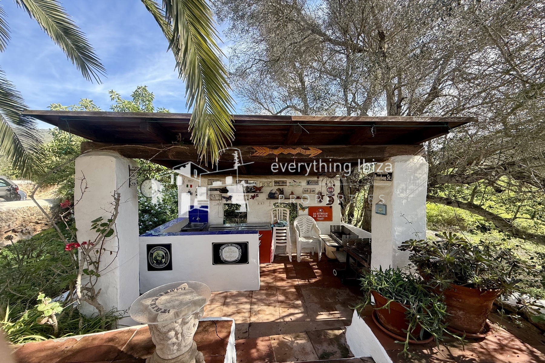 Historic Country Finca Oozing Character and Charm Set in Super San Jose Location by everything ibiza Properties - ref. 1859