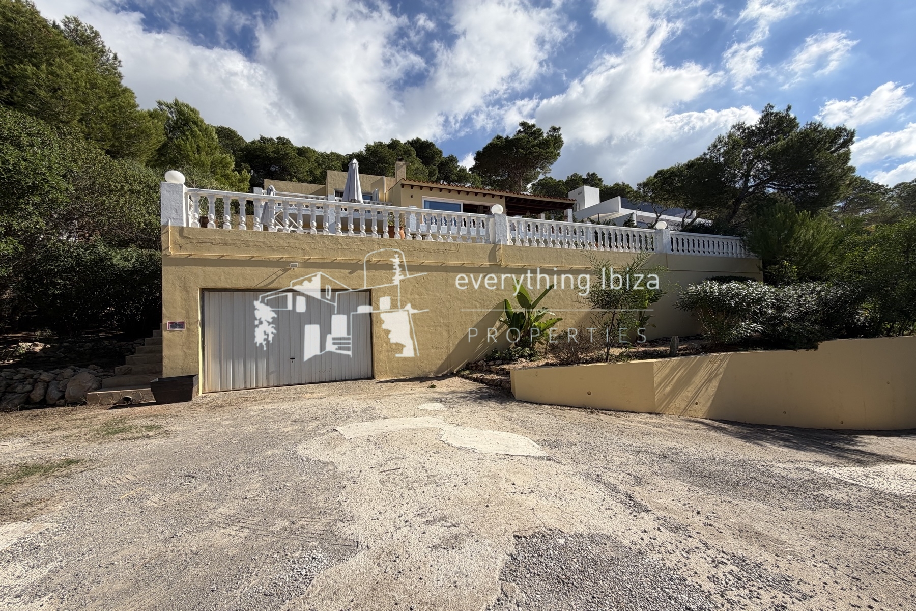 Classically beautiful Mediterranean villa with full tourist license in Ibiza by everything ibiza Properties - ref. 1861