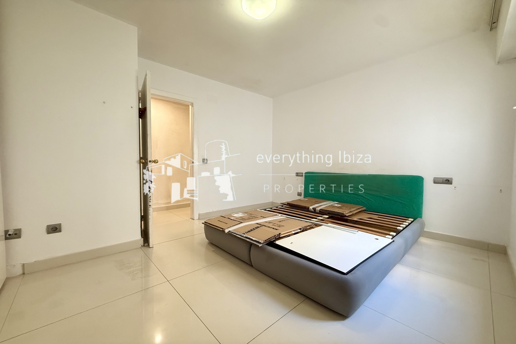 Superbly Located Modern 3 Bedroomed Apartment Close to All the Resort Amenities by everything ibiza Properties - ref. 1869