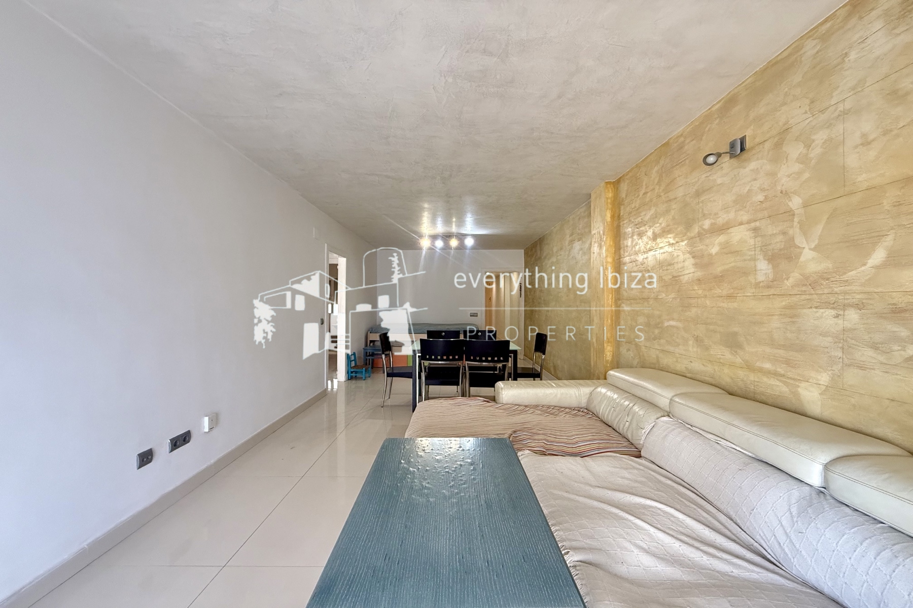 Superbly Located Modern 3 Bedroomed Apartment Close to All the Resort Amenities by everything ibiza Properties - ref. 1869