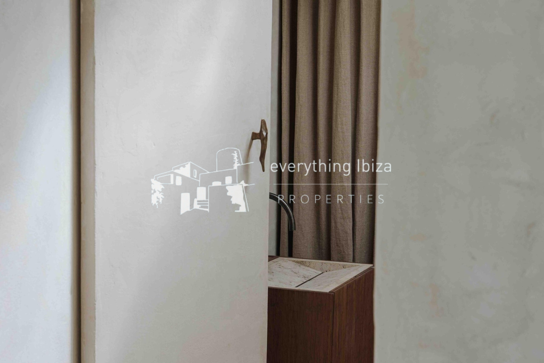 Beautifully Designed Ibiza Finca on a Huge Plot in Super Sought After Location by everything ibiza Properties - ref. 1862