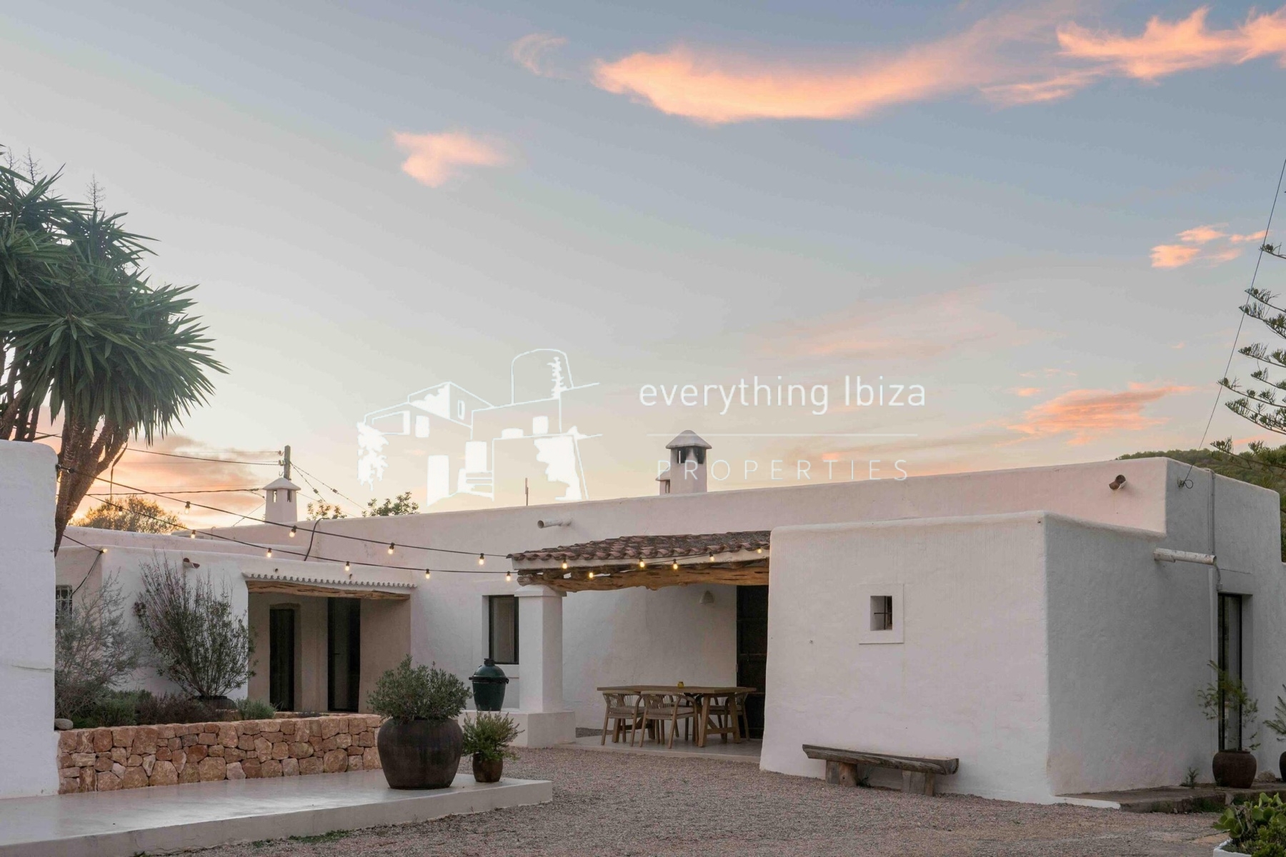 Beautifully Designed Ibiza Finca on a Huge Plot in Super Sought After Location by everything ibiza Properties - ref. 1862