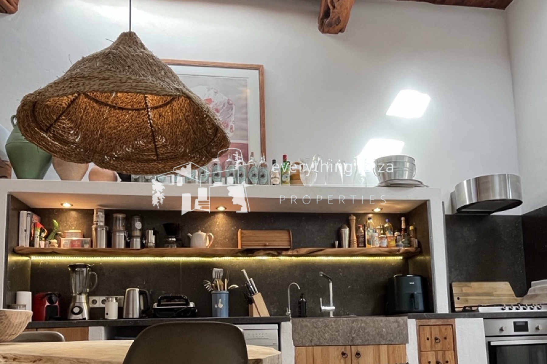 Traditional Ibiza Finca with Pool and Tourist License Set in a Stunning Rural Setting by everything ibiza Properties - ref. 1865