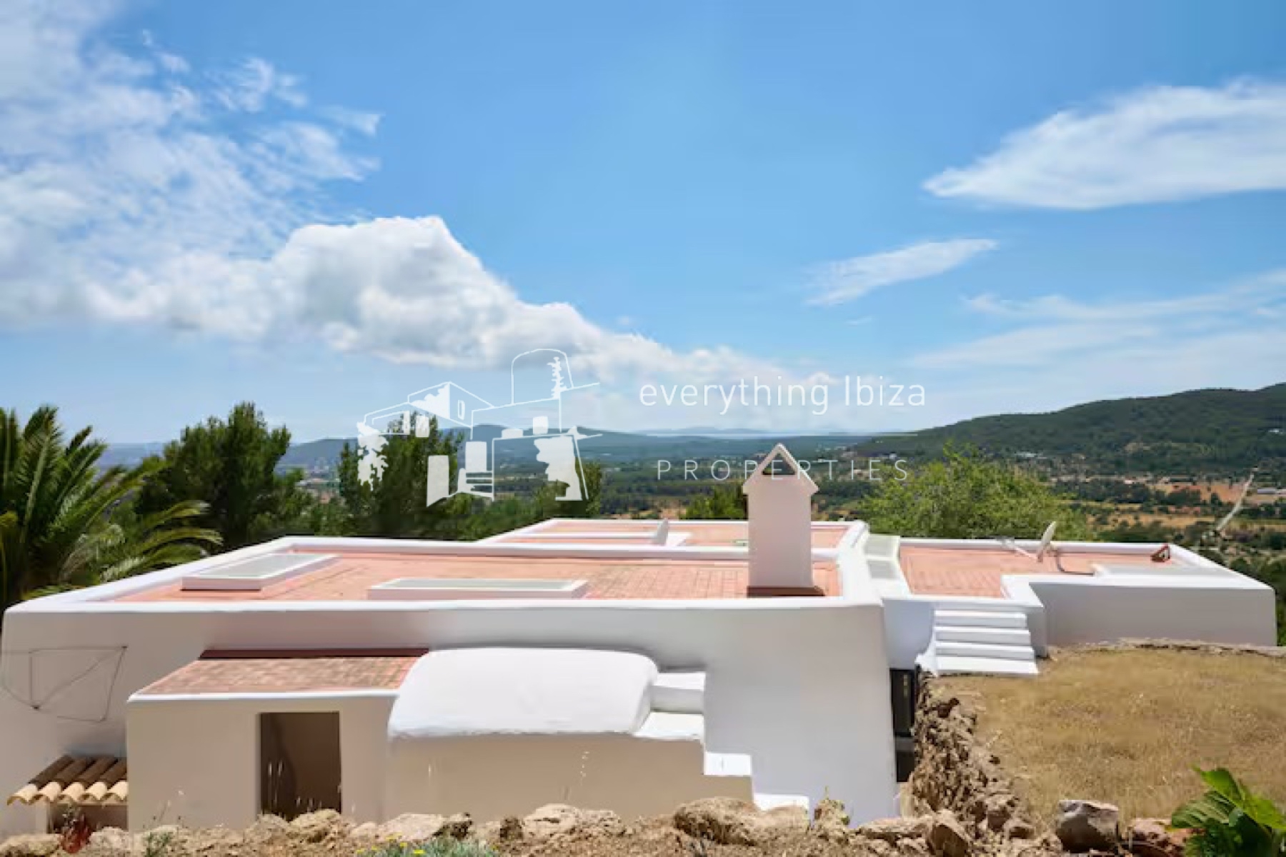 Traditional Ibiza Finca with Pool and Tourist License Set in a Stunning Rural Setting by everything ibiza Properties - ref. 1865