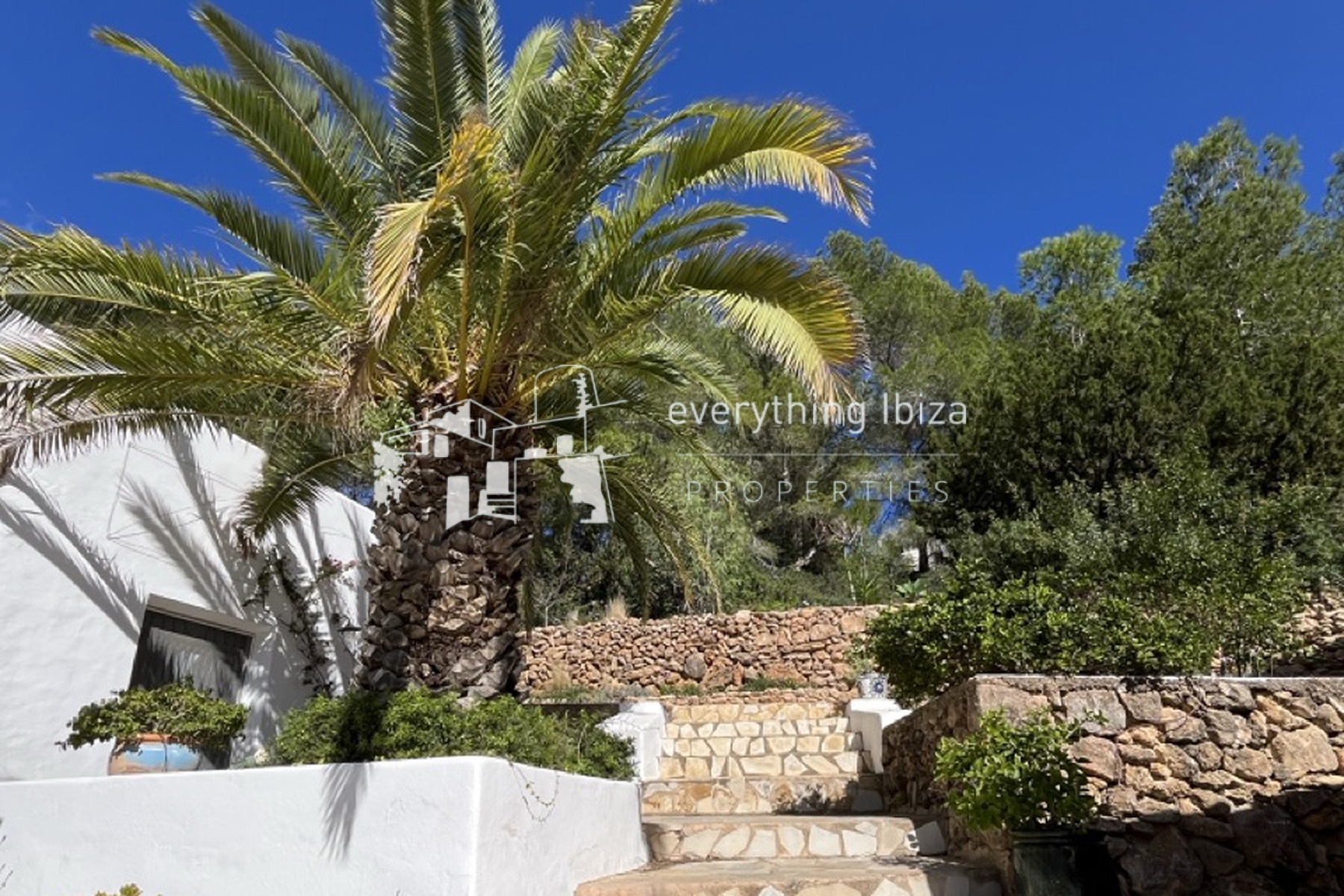Traditional Ibiza Finca with Pool and Tourist License Set in a Stunning Rural Setting by everything ibiza Properties - ref. 1865
