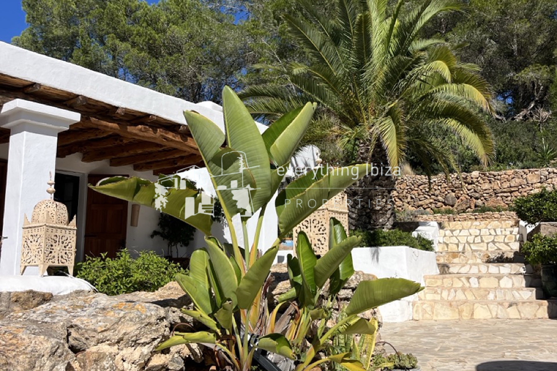 Traditional Ibiza Finca with Pool and Tourist License Set in a Stunning Rural Setting by everything ibiza Properties - ref. 1865