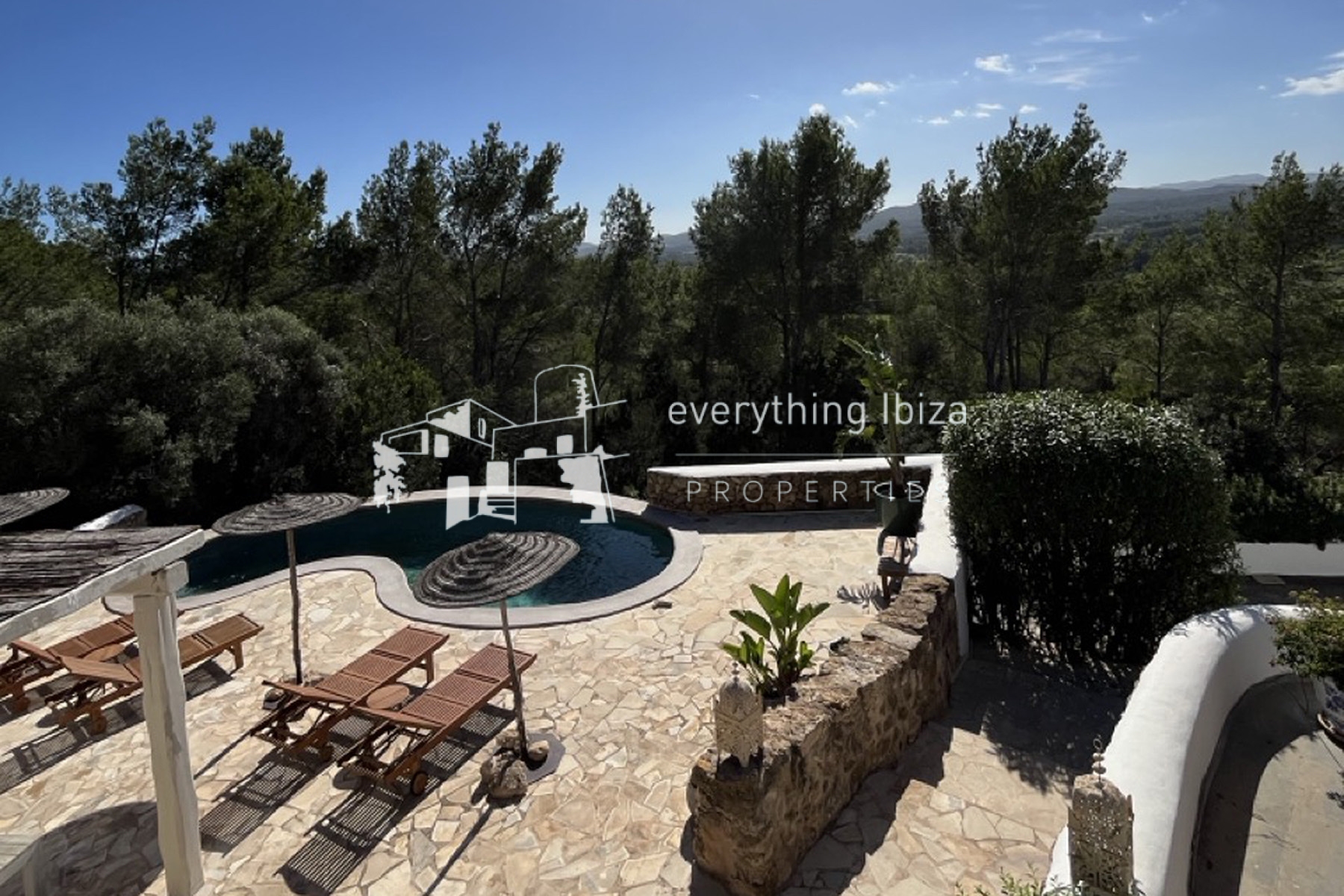 Traditional Ibiza Finca with Pool and Tourist License Set in a Stunning Rural Setting by everything ibiza Properties - ref. 1865