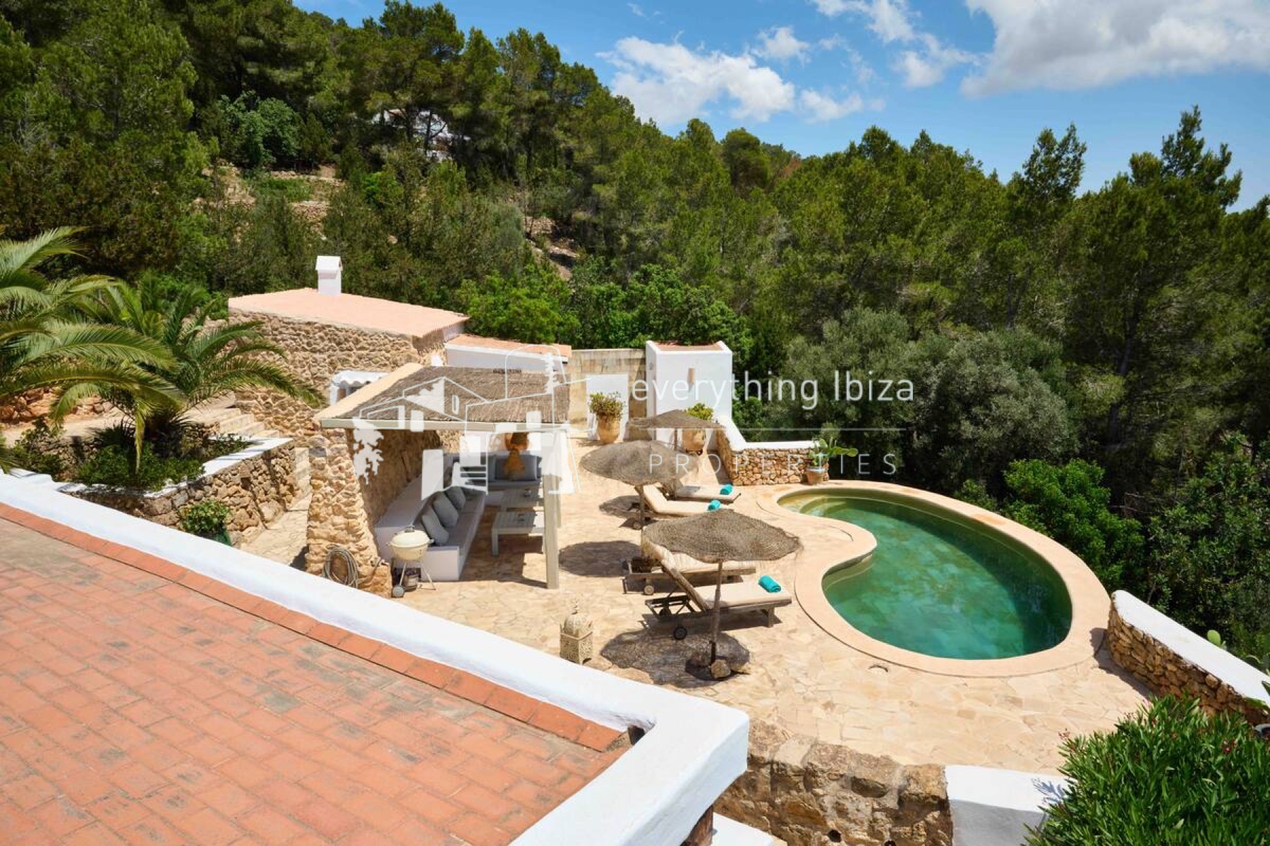 Traditional Ibiza Finca with Pool and Tourist License Set in a Stunning Rural Setting by everything ibiza Properties - ref. 1865