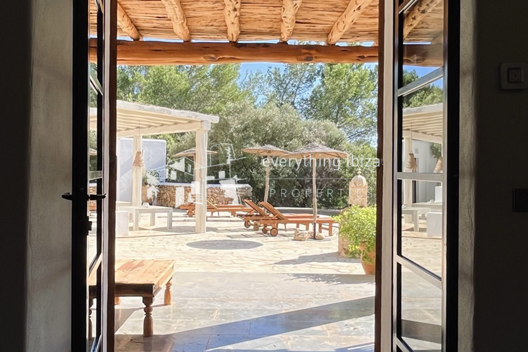 Traditional Ibiza Finca with Pool and Tourist License Set in a Stunning Rural Setting by everything ibiza Properties - ref. 1865