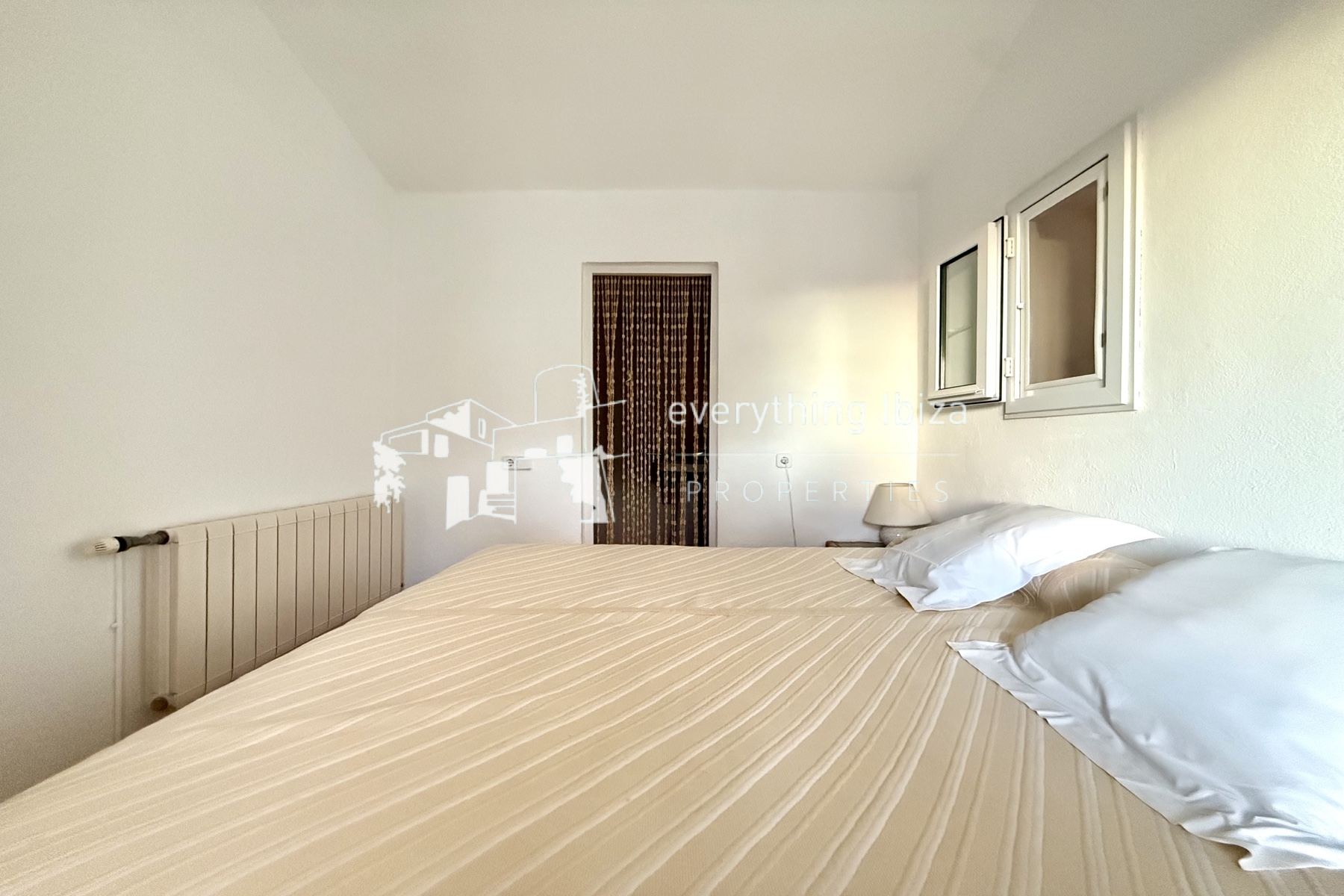 Two Charming Villas Close to the Beach with Private Pool and Stunning Panoramic Views by everything ibiza Properties - ref. 1871