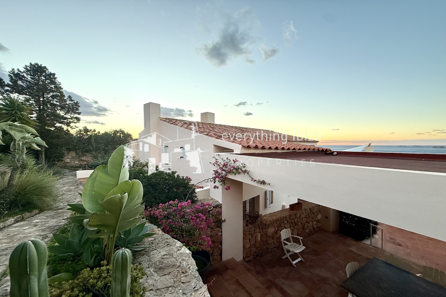 Two Charming Villas Close to the Beach with Private Pool and Stunning Panoramic Views by everything ibiza Properties - ref. 1871