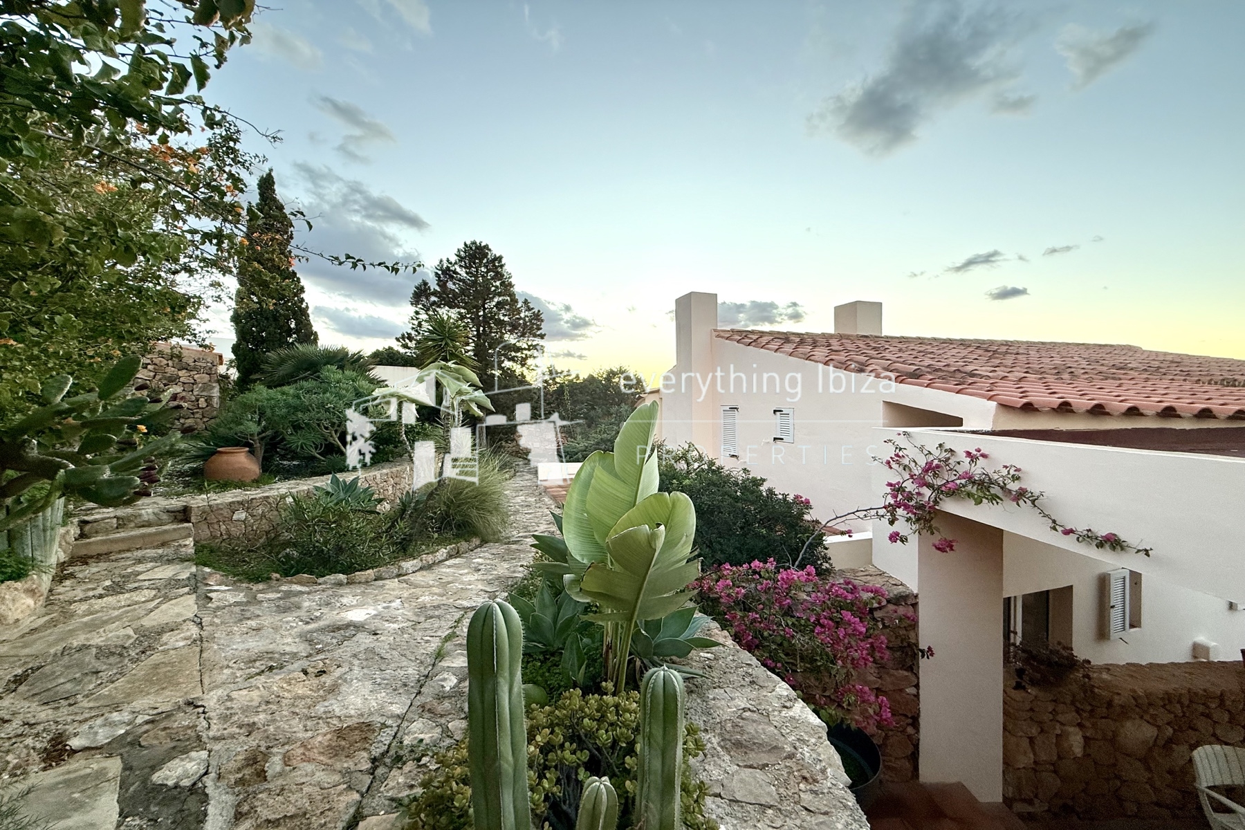 Two Charming Villas Close to the Beach with Private Pool and Stunning Panoramic Views by everything ibiza Properties - ref. 1871