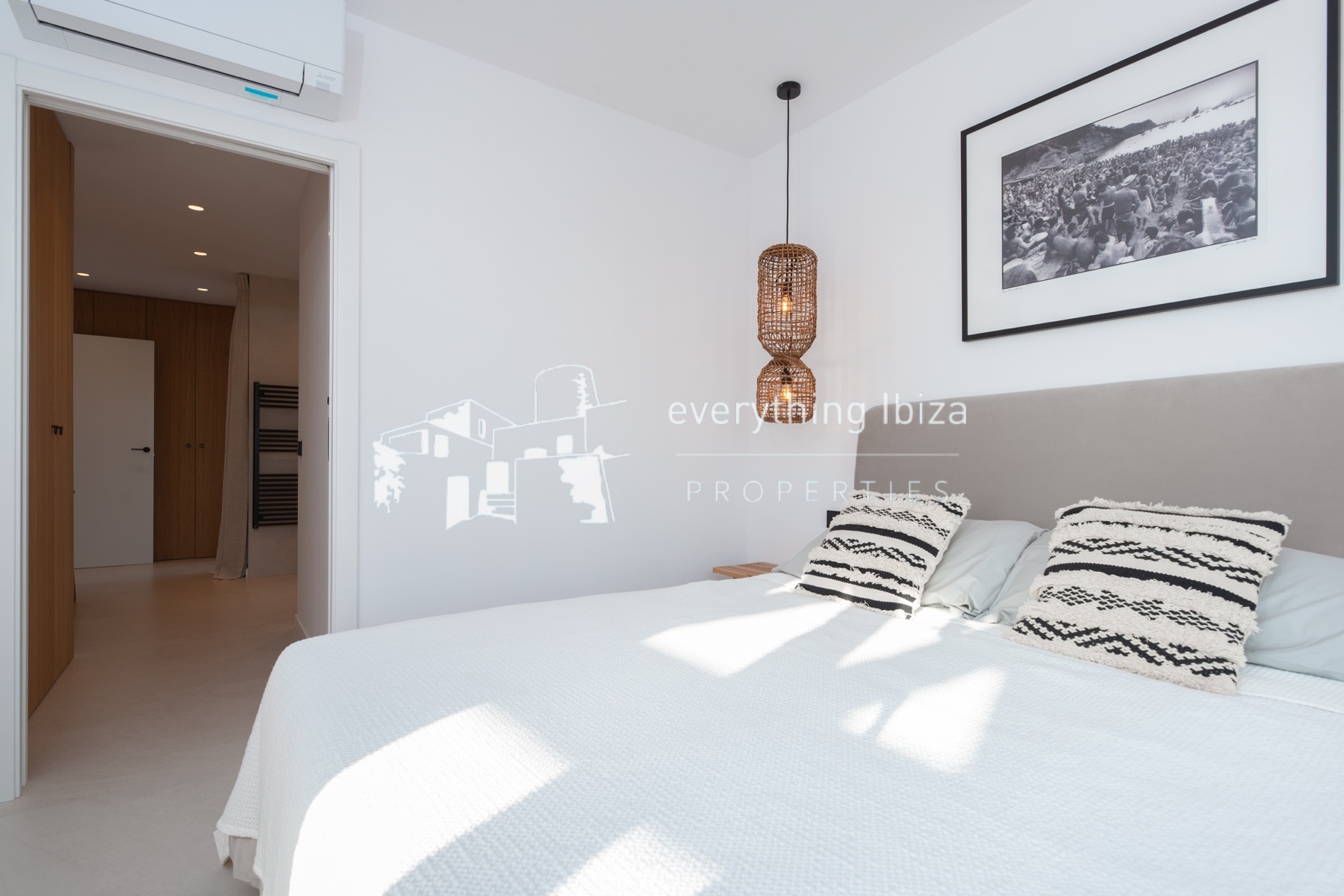 Exquisite Modern Luxury Villa with Private Pool and Super Views Over to Dalt Vila - ref. 1873 - by everything ibiza Properties