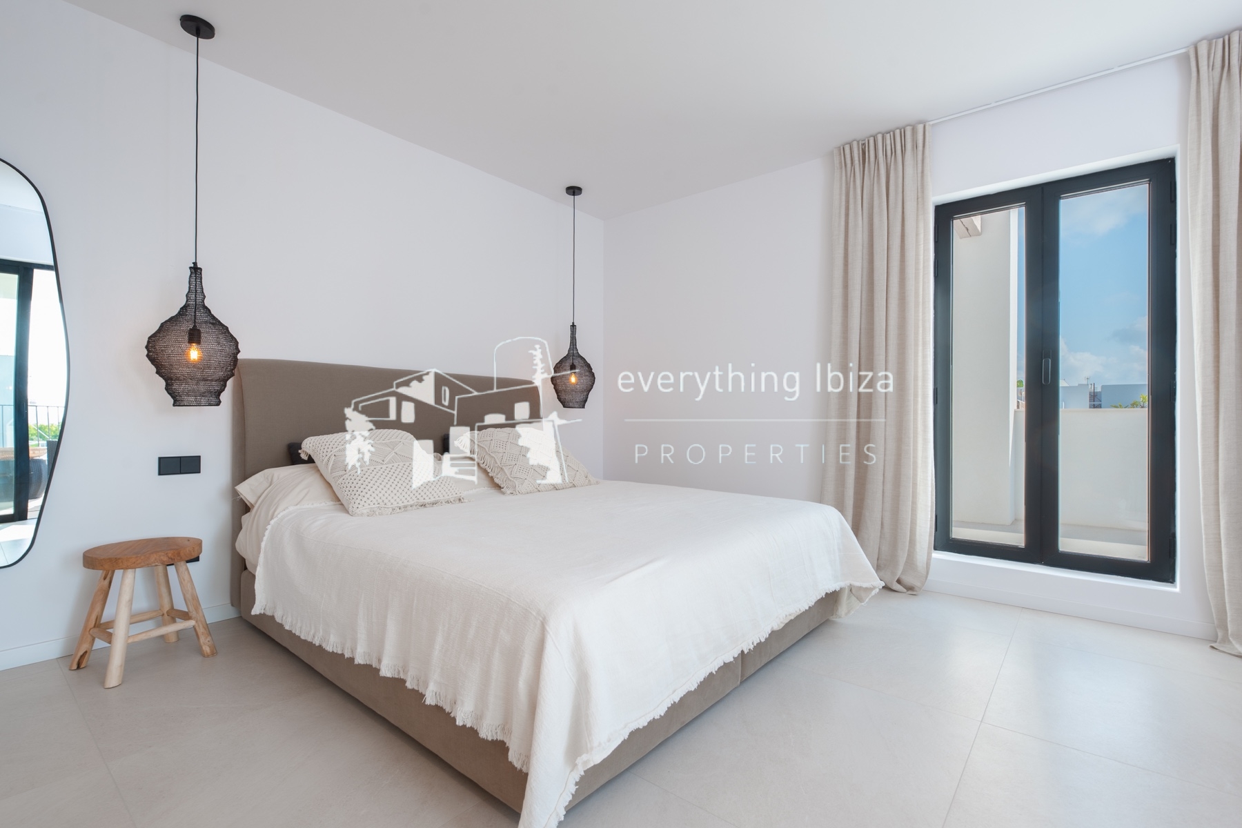 Exquisite Modern Luxury Villa with Private Pool and Super Views Over to Dalt Vila - ref. 1873 - by everything ibiza Properties