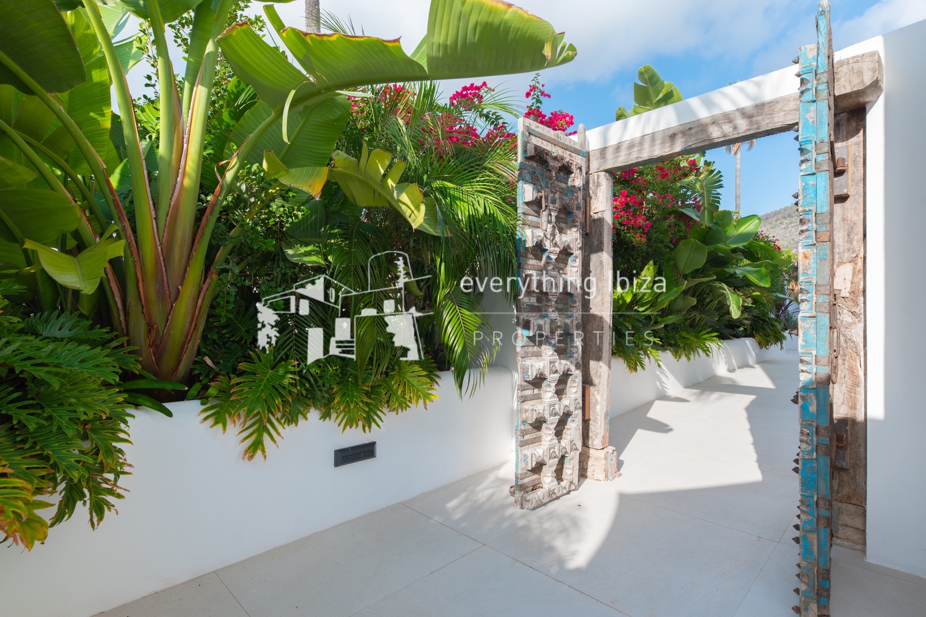 Exquisite Modern Luxury Villa with Private Pool and Super Views Over to Dalt Vila - ref. 1873 - by everything ibiza Properties