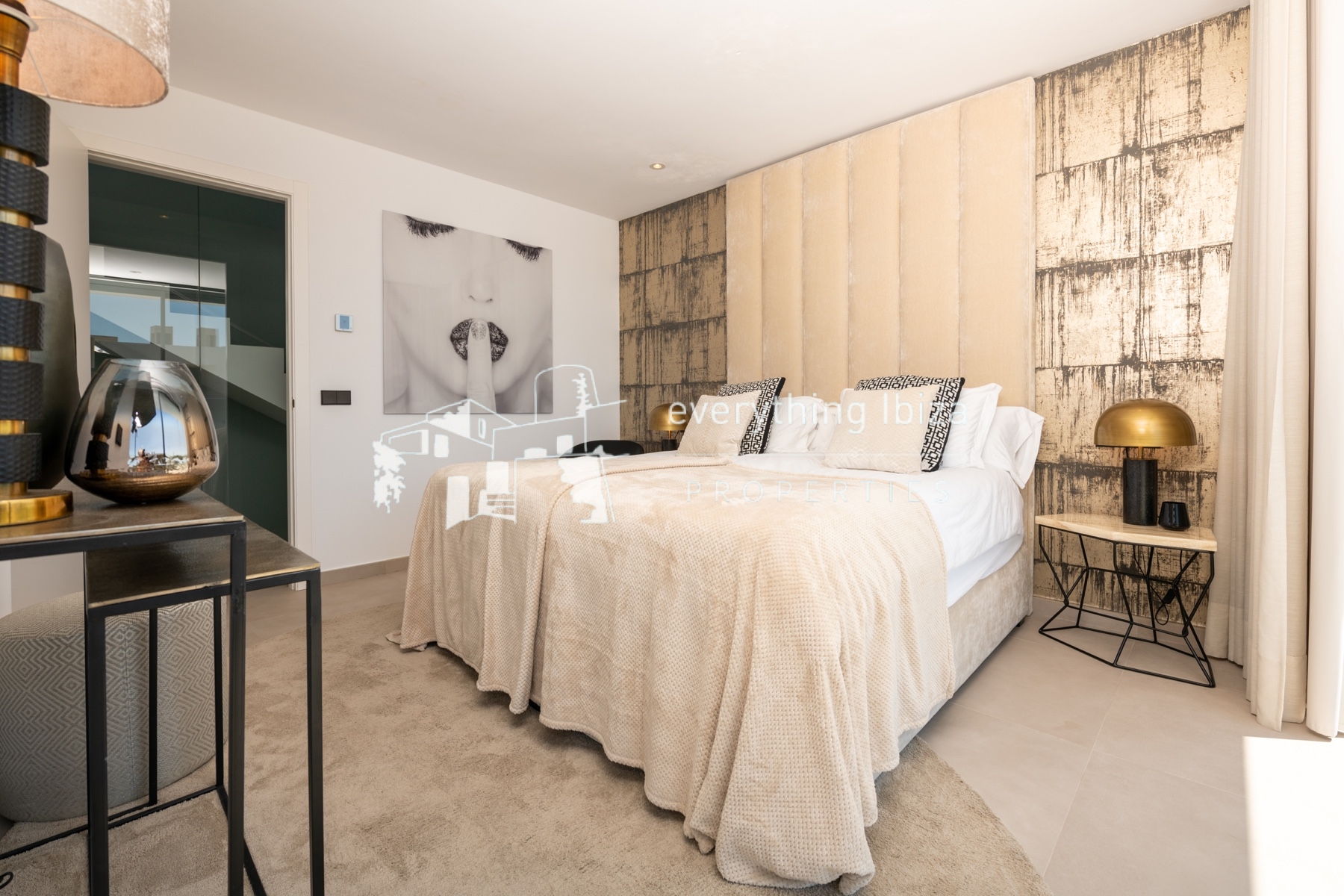 Luxury Cosmopolitan Villa with Its Own Club Ideally Located for the Beach, Jesus and Ibiza Town - ref. 1875 - by everything ibiza Properties