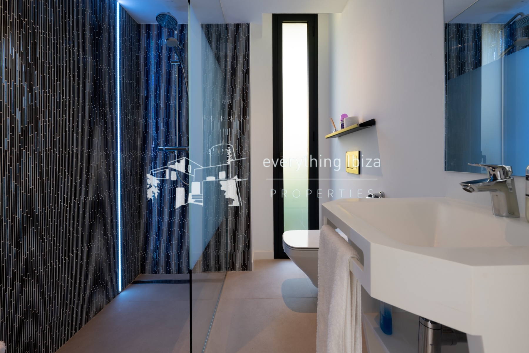 Luxury Cosmopolitan Villa with Its Own Club Ideally Located for the Beach, Jesus and Ibiza Town - ref. 1875 - by everything ibiza Properties