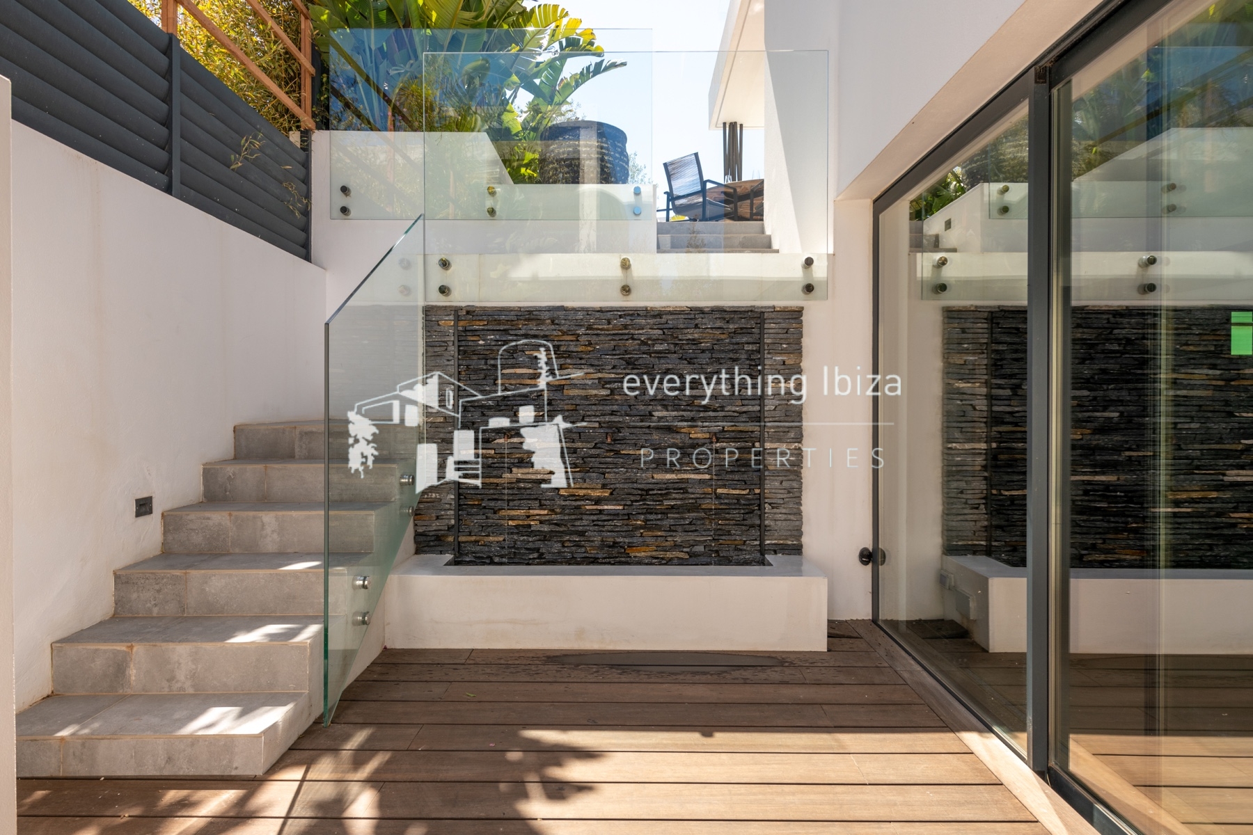 Luxury Cosmopolitan Villa with Its Own Club Ideally Located for the Beach, Jesus and Ibiza Town - ref. 1875 - by everything ibiza Properties