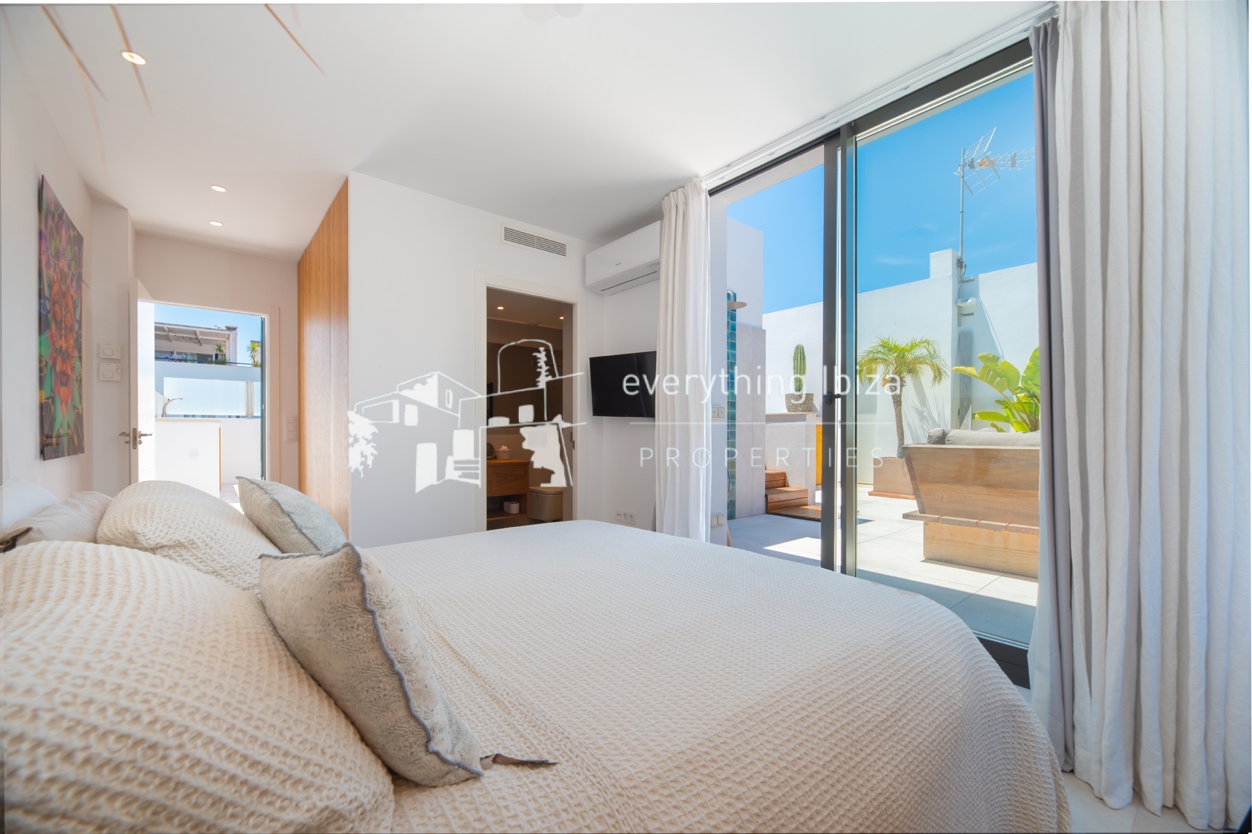 Contemporary Penthouse Apartment in Jesus with Super Rooftop Terrace and Pool - ref. 1877 - by everything ibiza Properties