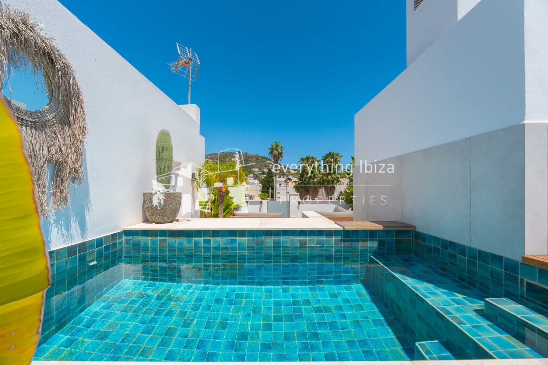 Contemporary Penthouse Apartment in Jesus with Super Rooftop Terrace and Pool - ref. 1877 - by everything ibiza Properties