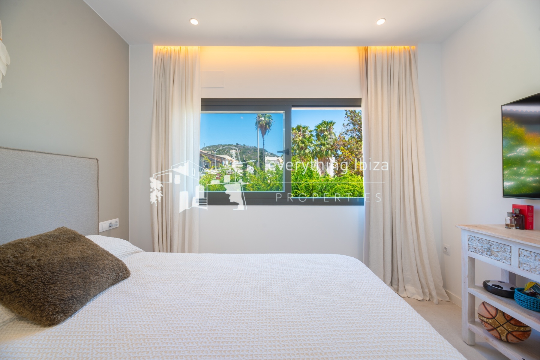 Contemporary Penthouse Apartment in Jesus with Super Rooftop Terrace and Pool - ref. 1877 - by everything ibiza Properties