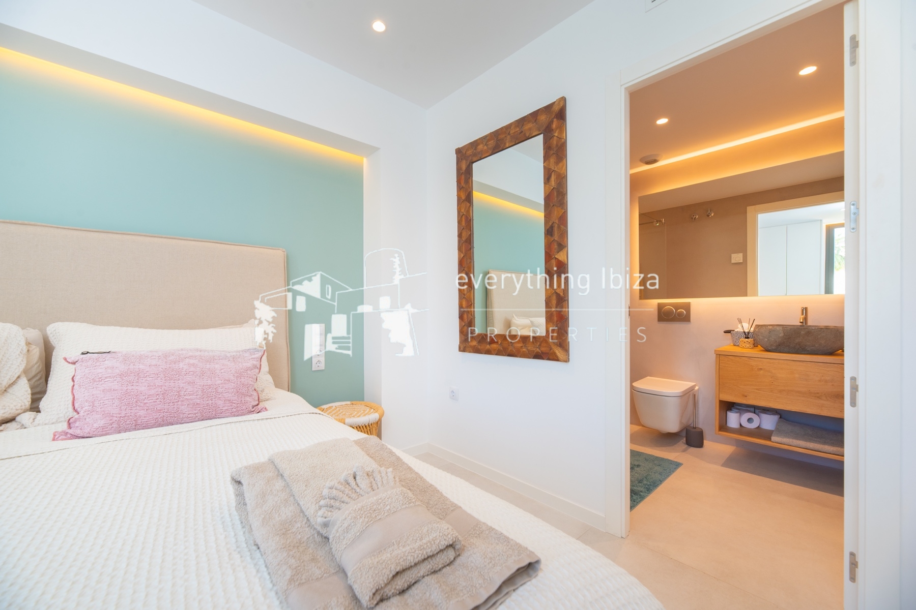 Contemporary Penthouse Apartment in Jesus with Super Rooftop Terrace and Pool - ref. 1877 - by everything ibiza Properties