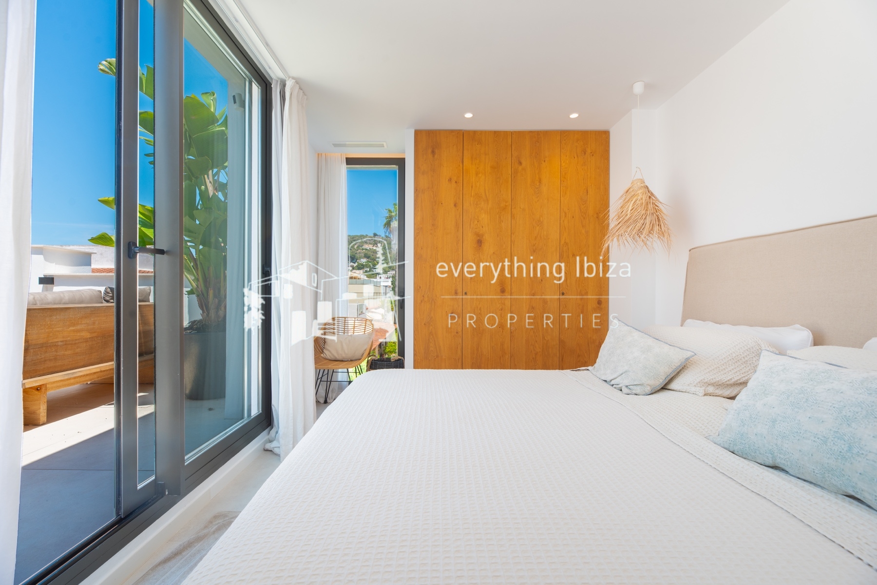 Contemporary Penthouse Apartment in Jesus with Super Rooftop Terrace and Pool - ref. 1877 - by everything ibiza Properties