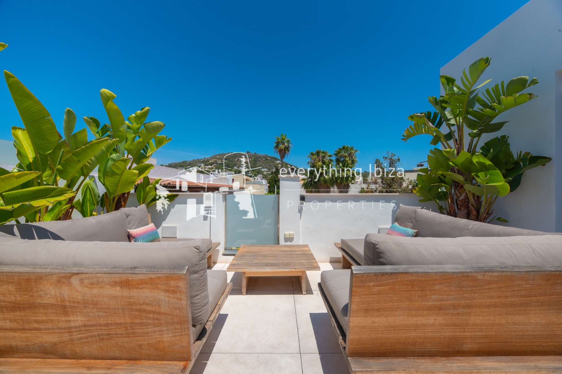 Contemporary Penthouse Apartment in Jesus with Super Rooftop Terrace and Pool - ref. 1877 - by everything ibiza Properties