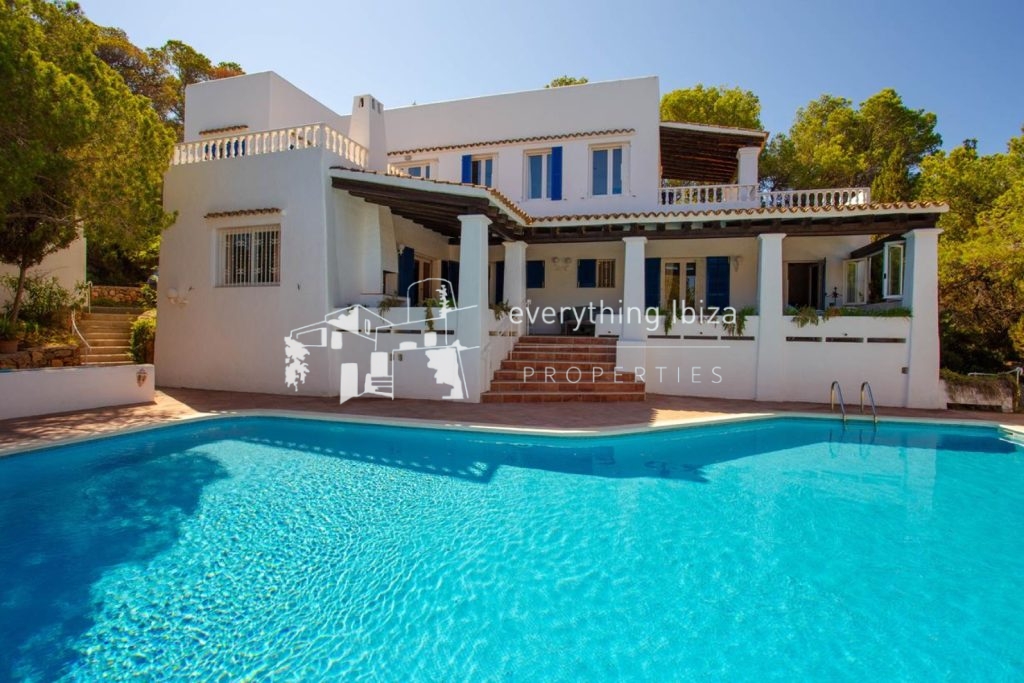 Elegant Licensed Villa with Panoramic Sea Views, Ultimate Privacy & Timeless Mediterranean Appeal in Cala Vadella — Villa