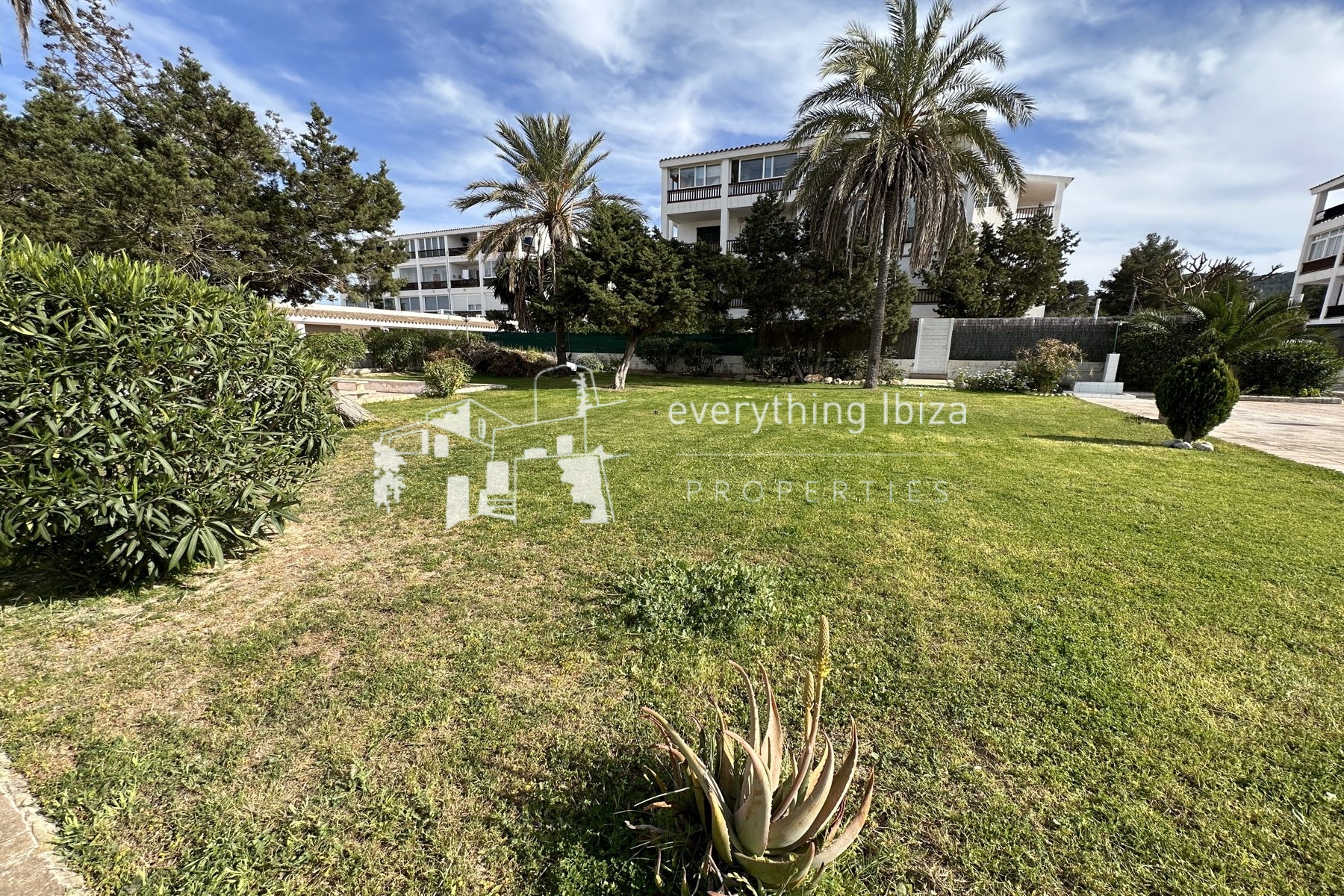 Cosy Homely Penthouse Apartment Close to the Nearby Beach with Sea and Coastal Views - ref. 1879 - by everything ibiza Properties