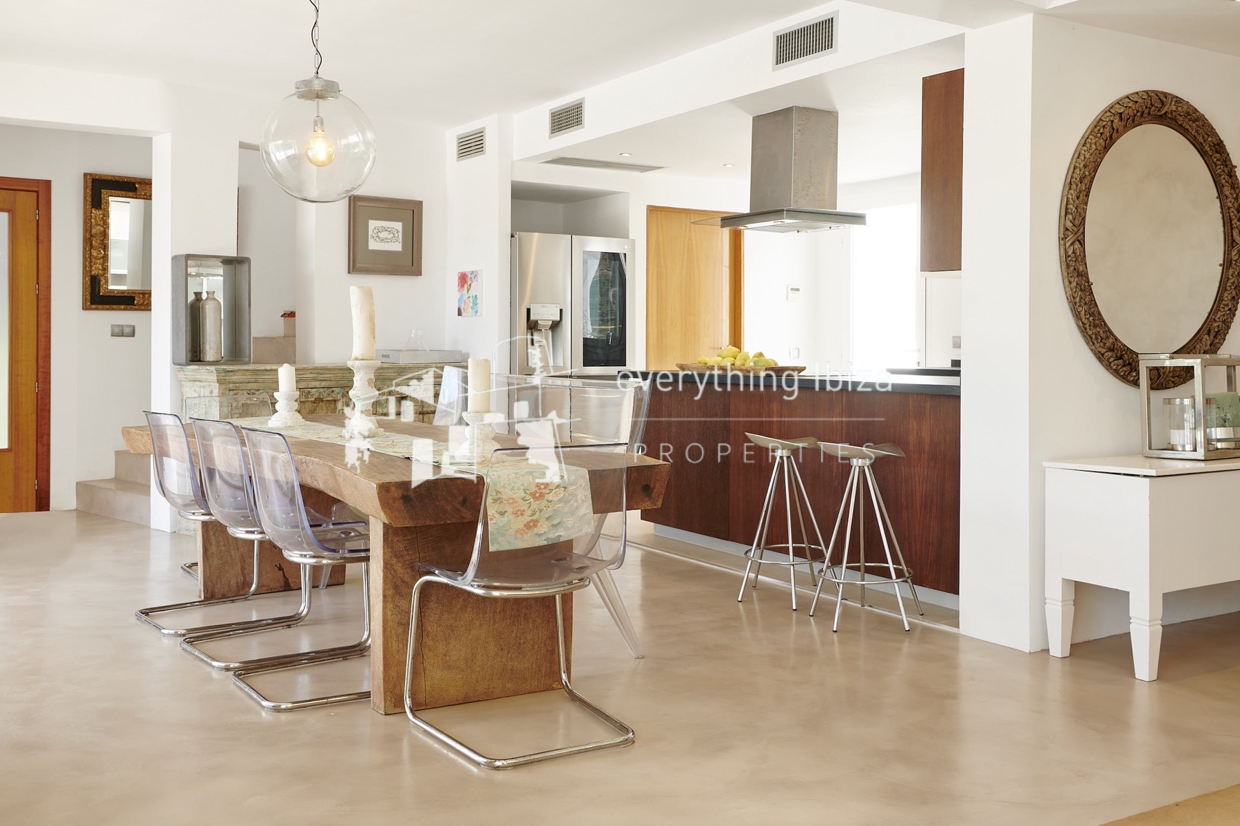 Elegant Modern Villa with Private Infinity Pool and Tourist License Close to Cosmopolitan Santa Eulalia by everything ibiza Properties - ref. 1880