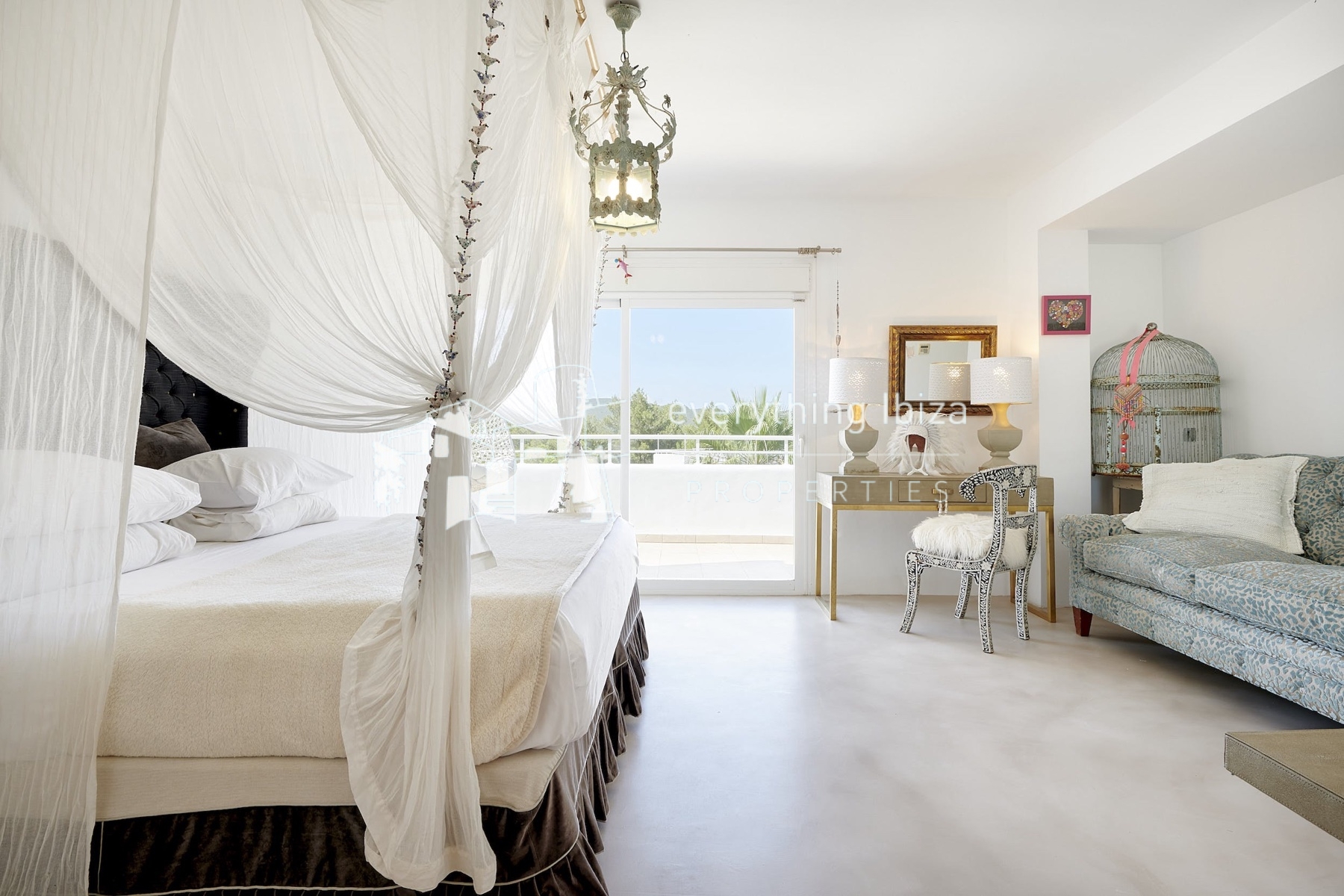 Elegant Modern Villa with Private Infinity Pool and Tourist License Close to Cosmopolitan Santa Eulalia by everything ibiza Properties - ref. 1880