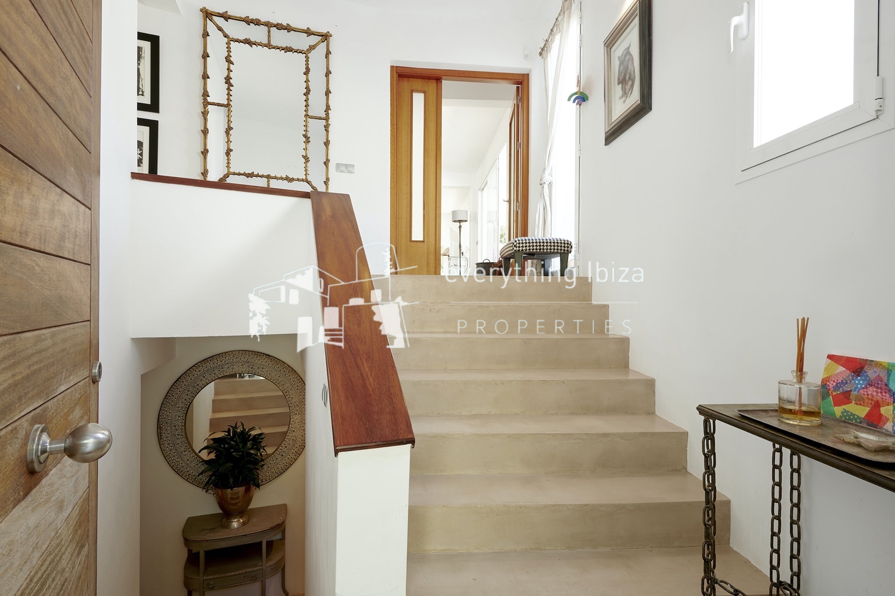 Elegant Modern Villa with Private Infinity Pool and Tourist License Close to Cosmopolitan Santa Eulalia by everything ibiza Properties - ref. 1880