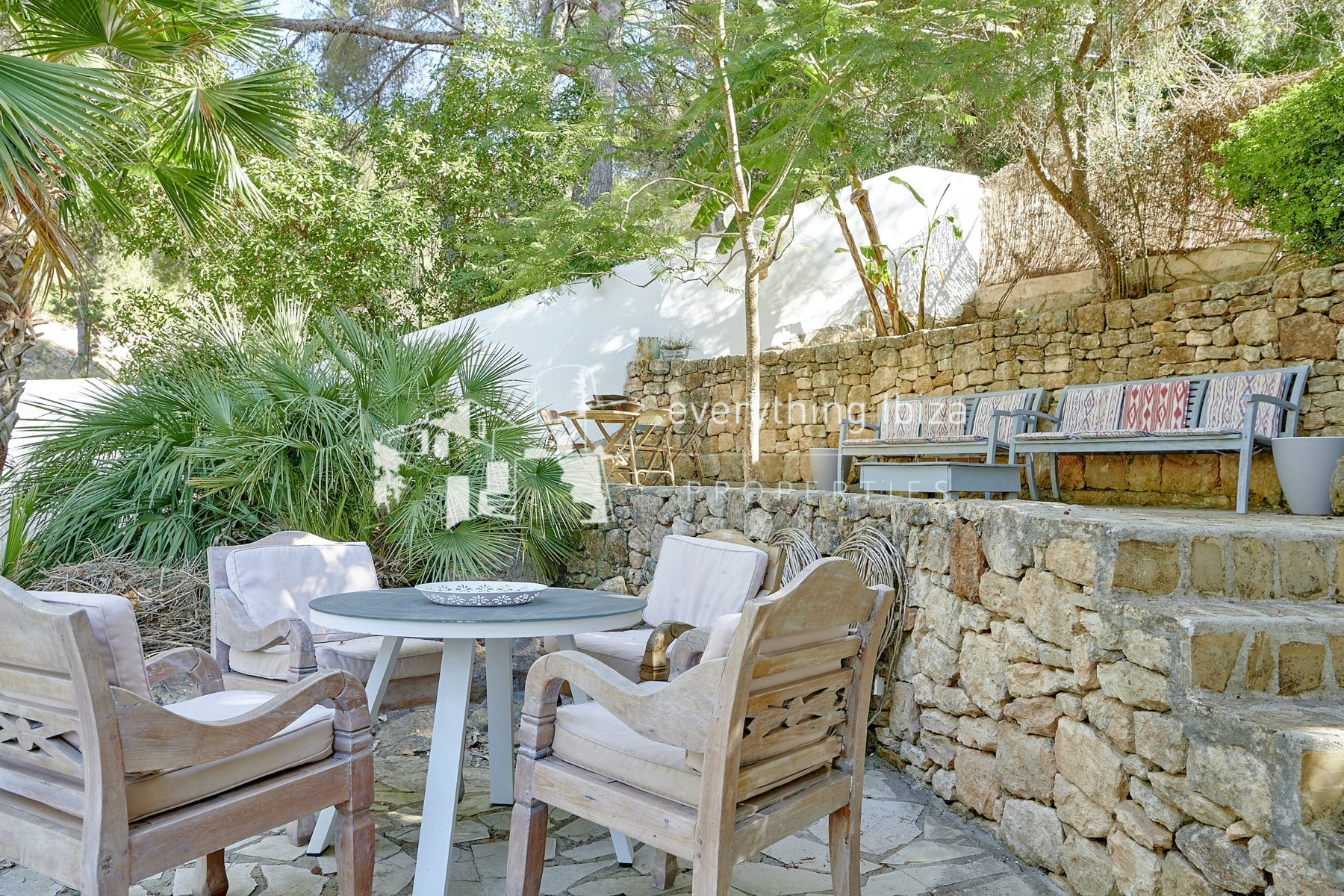 Elegant Modern Villa with Private Infinity Pool and Tourist License Close to Cosmopolitan Santa Eulalia by everything ibiza Properties - ref. 1880